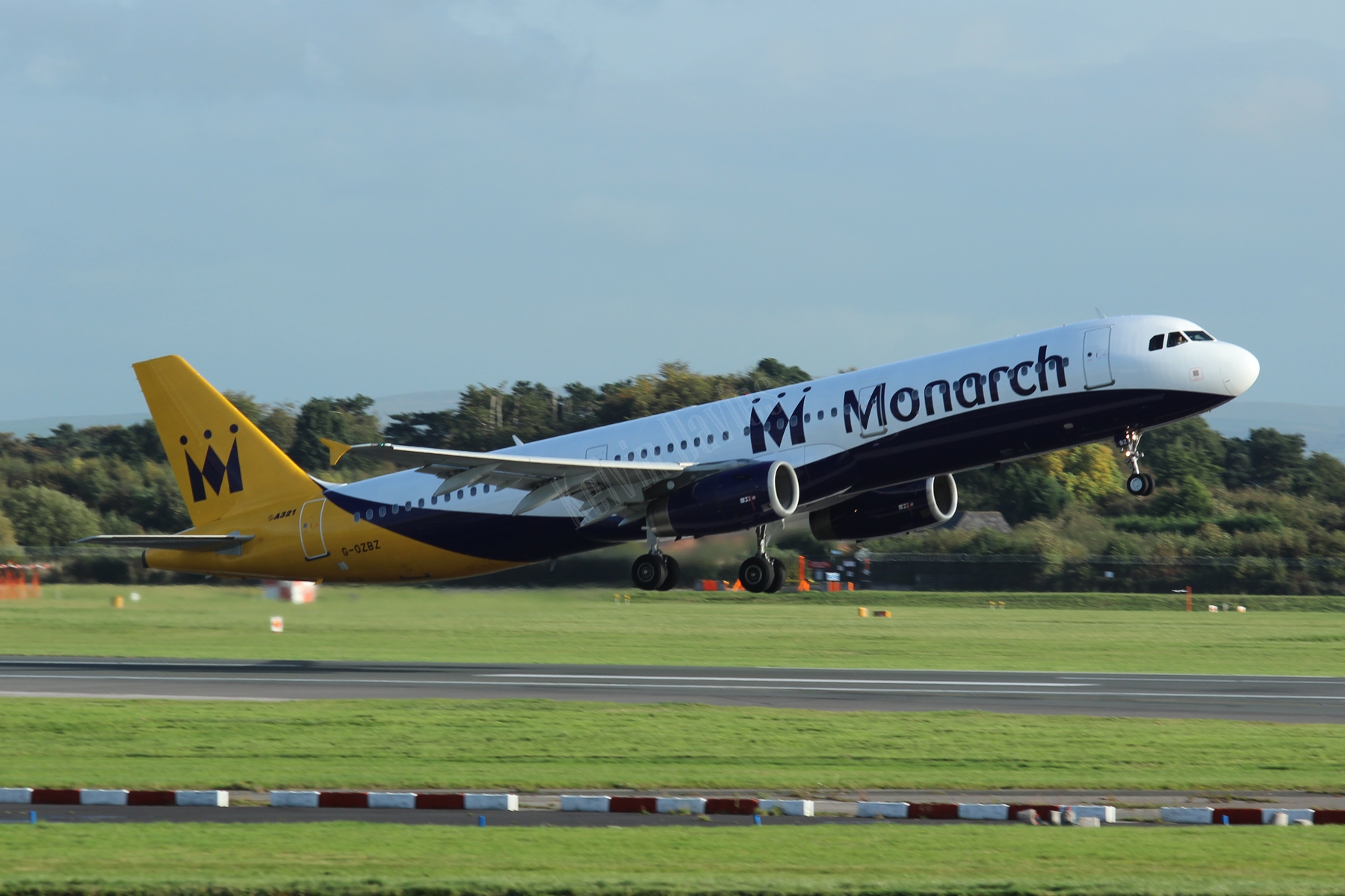 Monarch Airlines A321 G-OZBZ