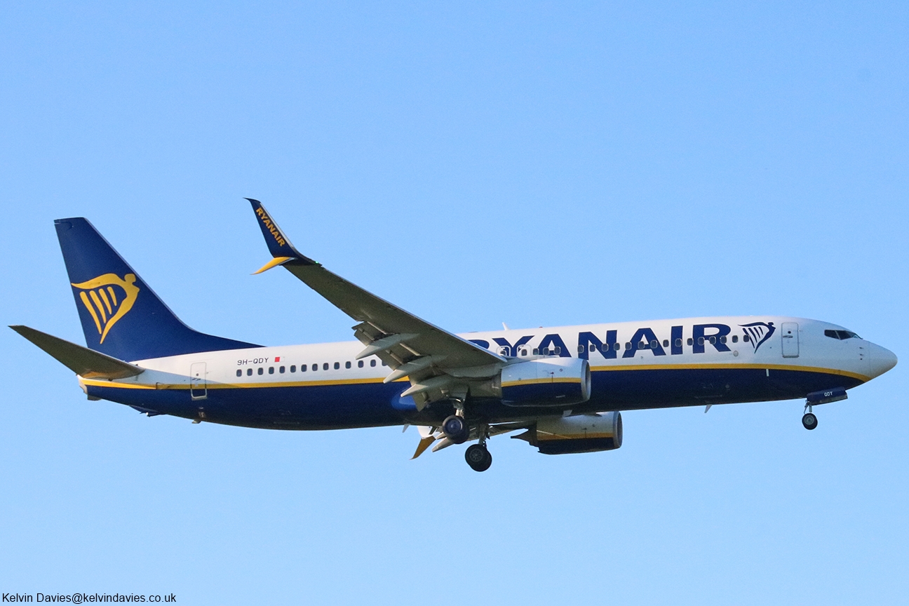 Malta Air (Ryanair) 737NG 9H-QDY
