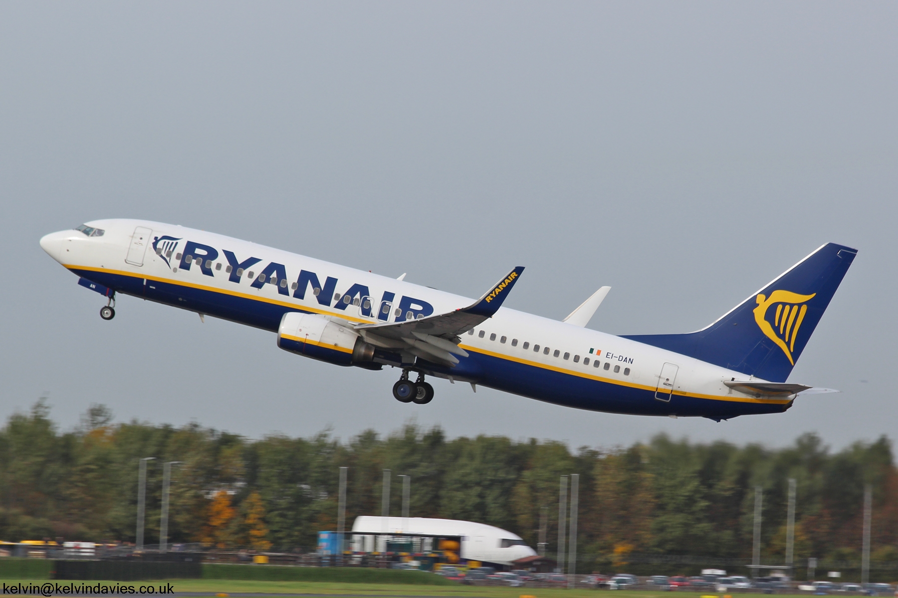 Ryanair 737NG EI-DAN