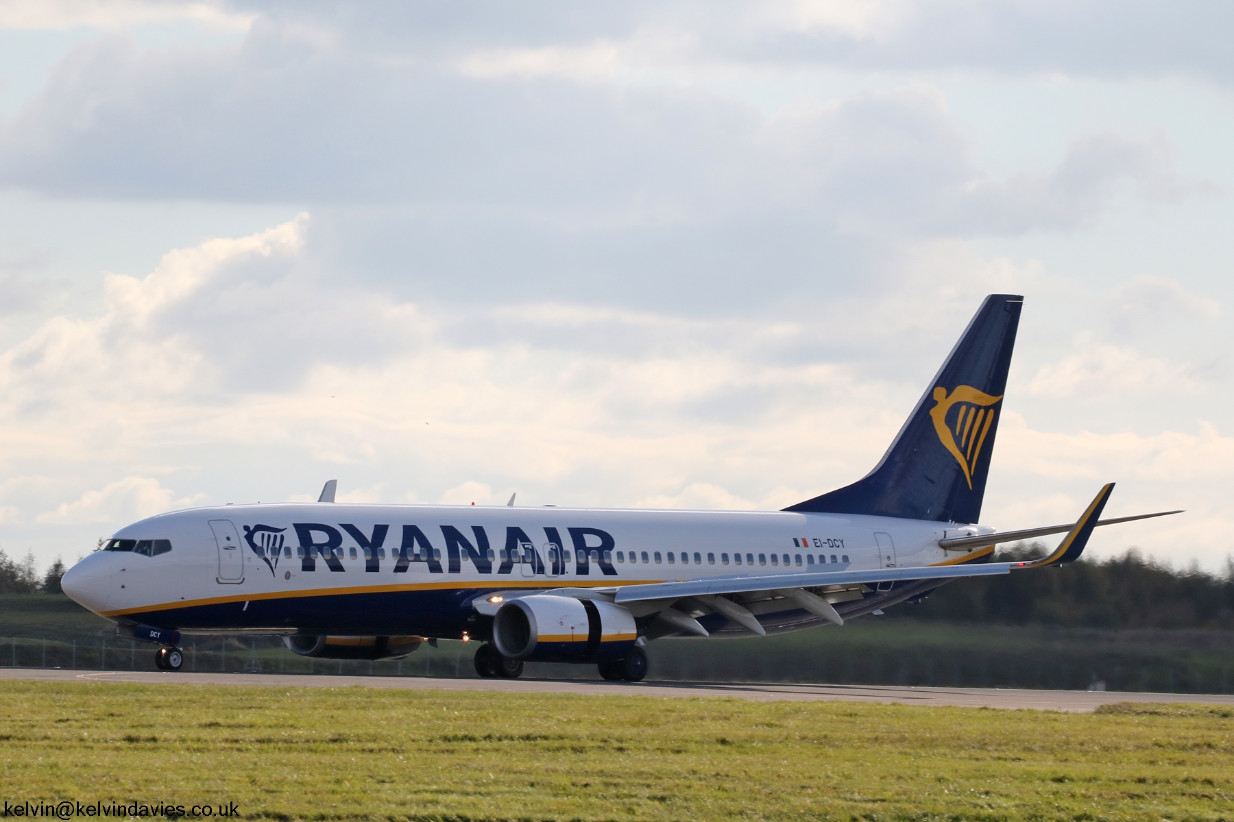 Ryanair 737NG EI-DCY