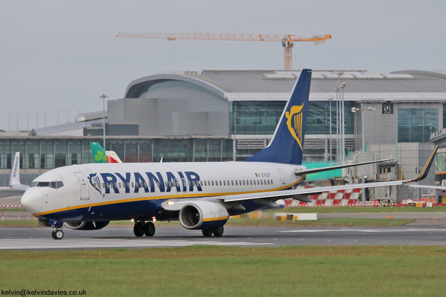 Ryanair 737NG EI-DLF