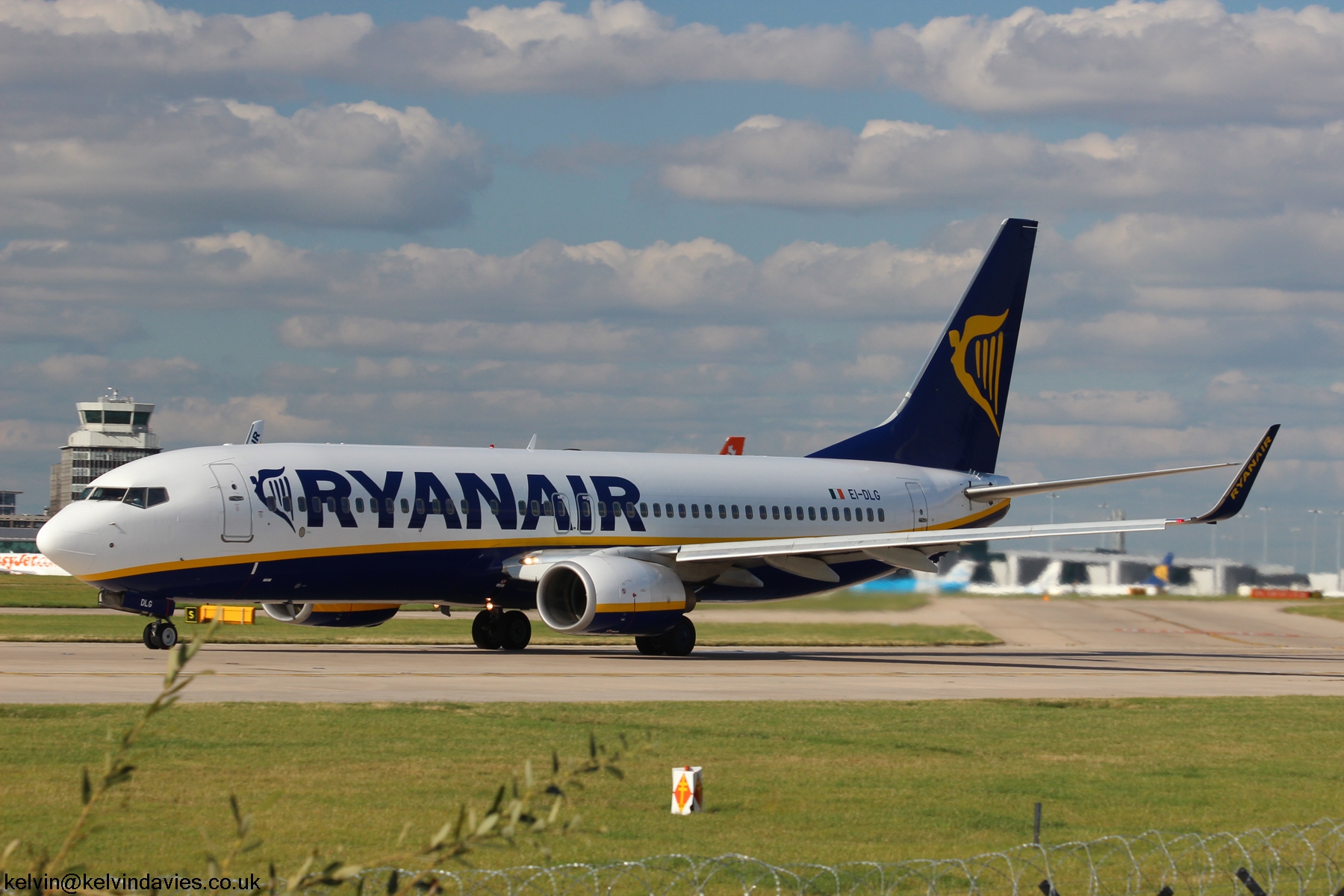 Ryanair 737 EI-DLG