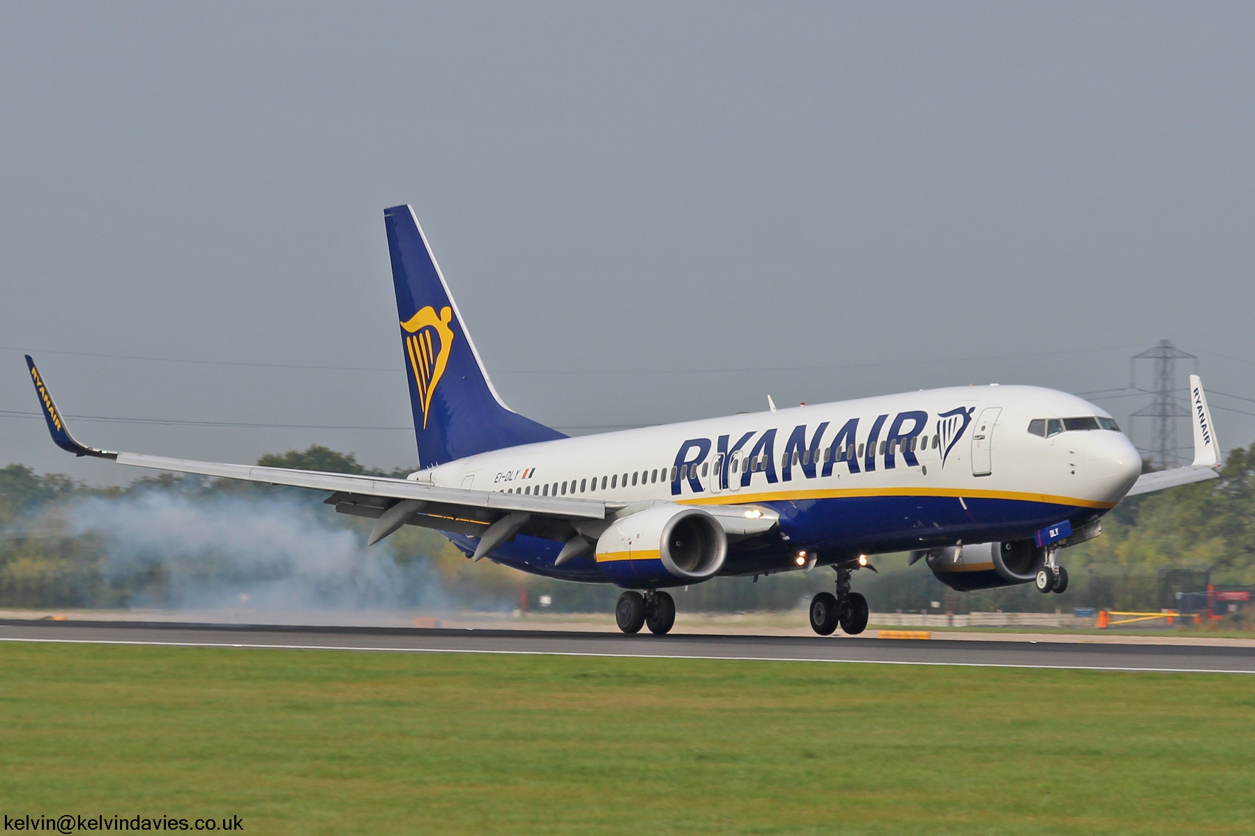 Ryanair 737NG EI-DLY
