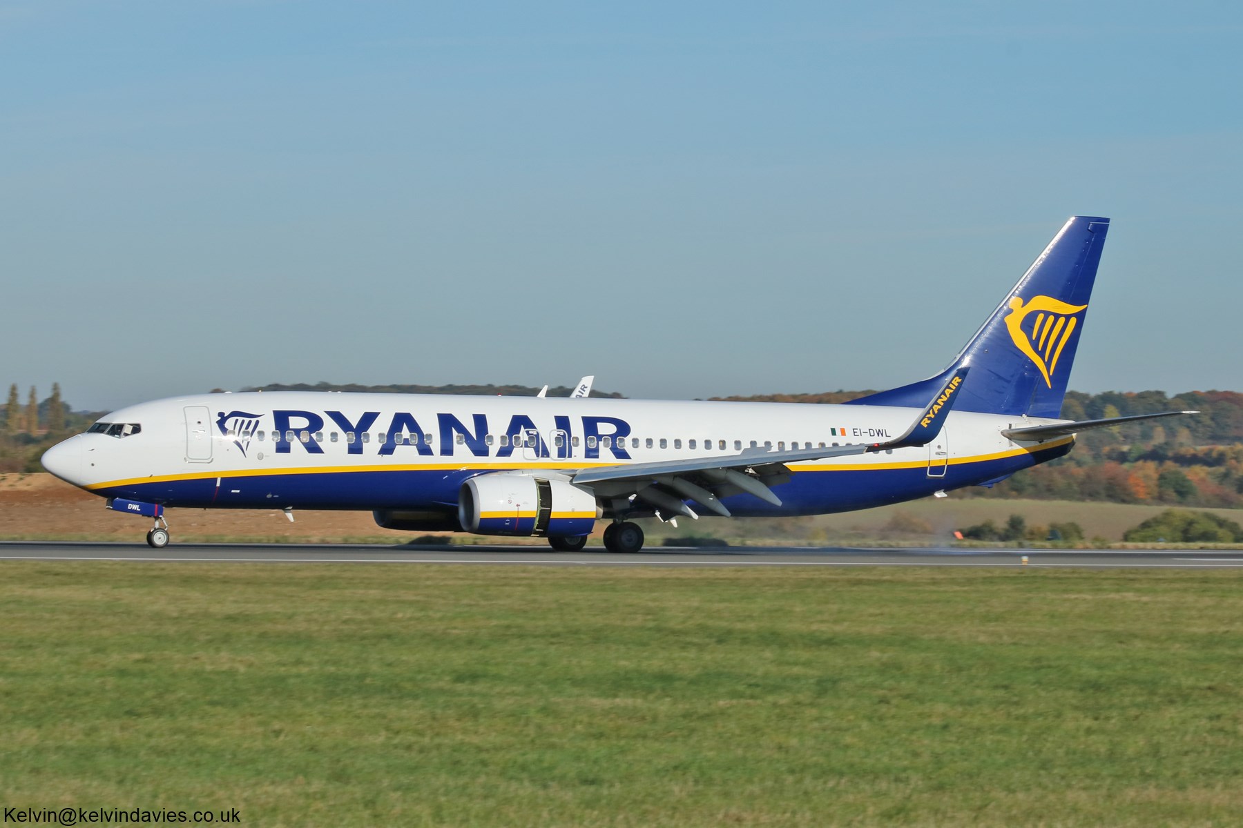 Ryanair UK 737NG EI-DWL