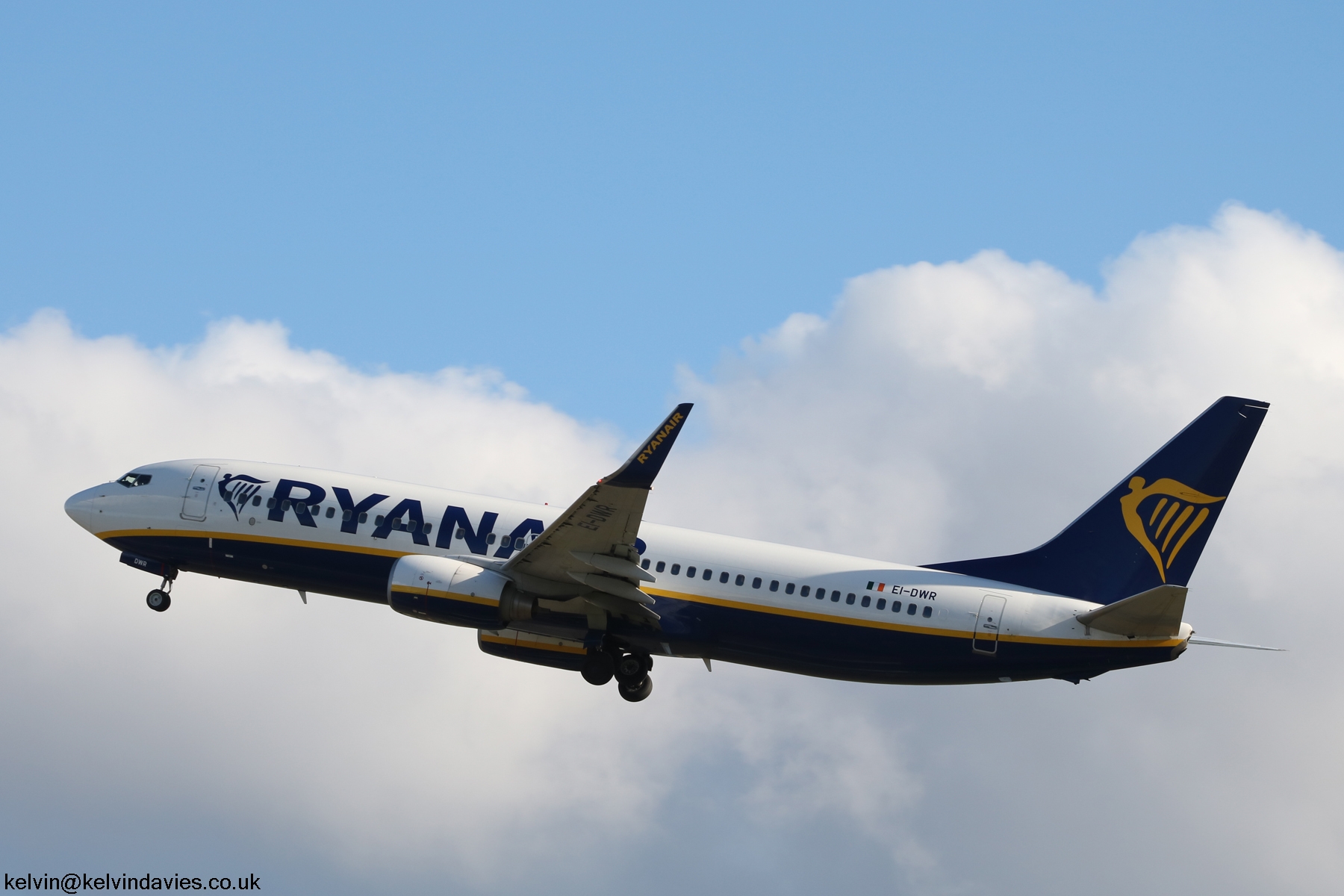 Ryanair 737NG EI-DWR