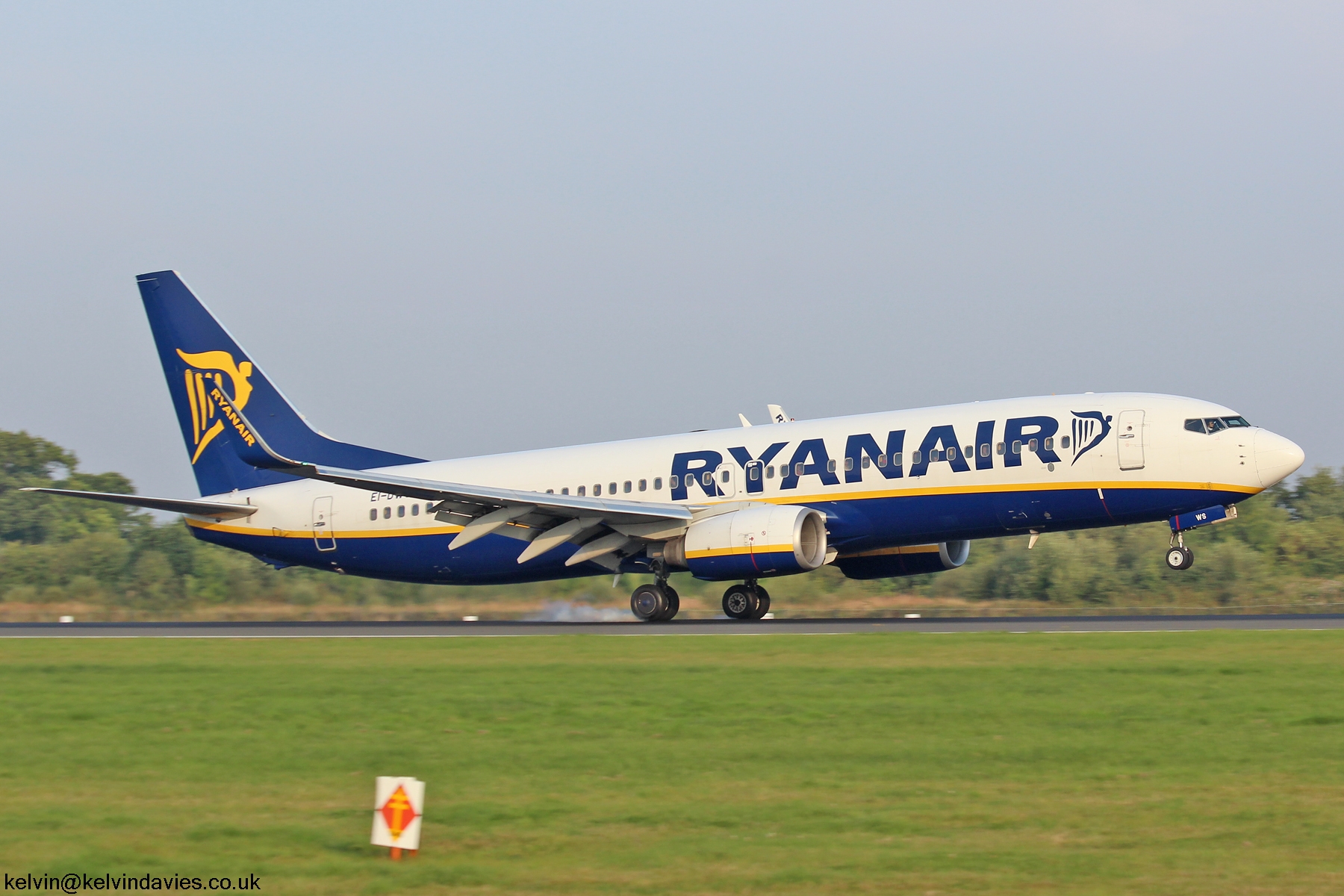 Ryanair 737 EI-DWS