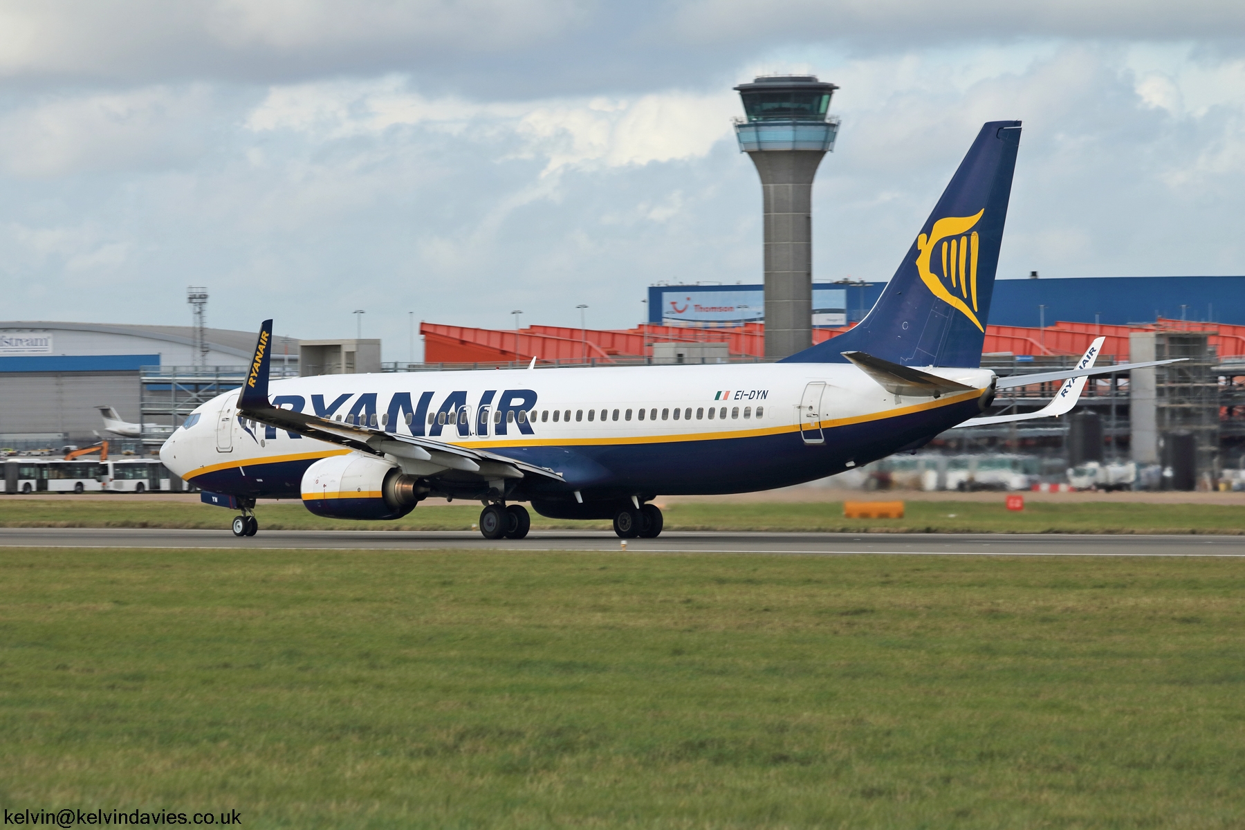 Ryanair 737NG EI-DYN