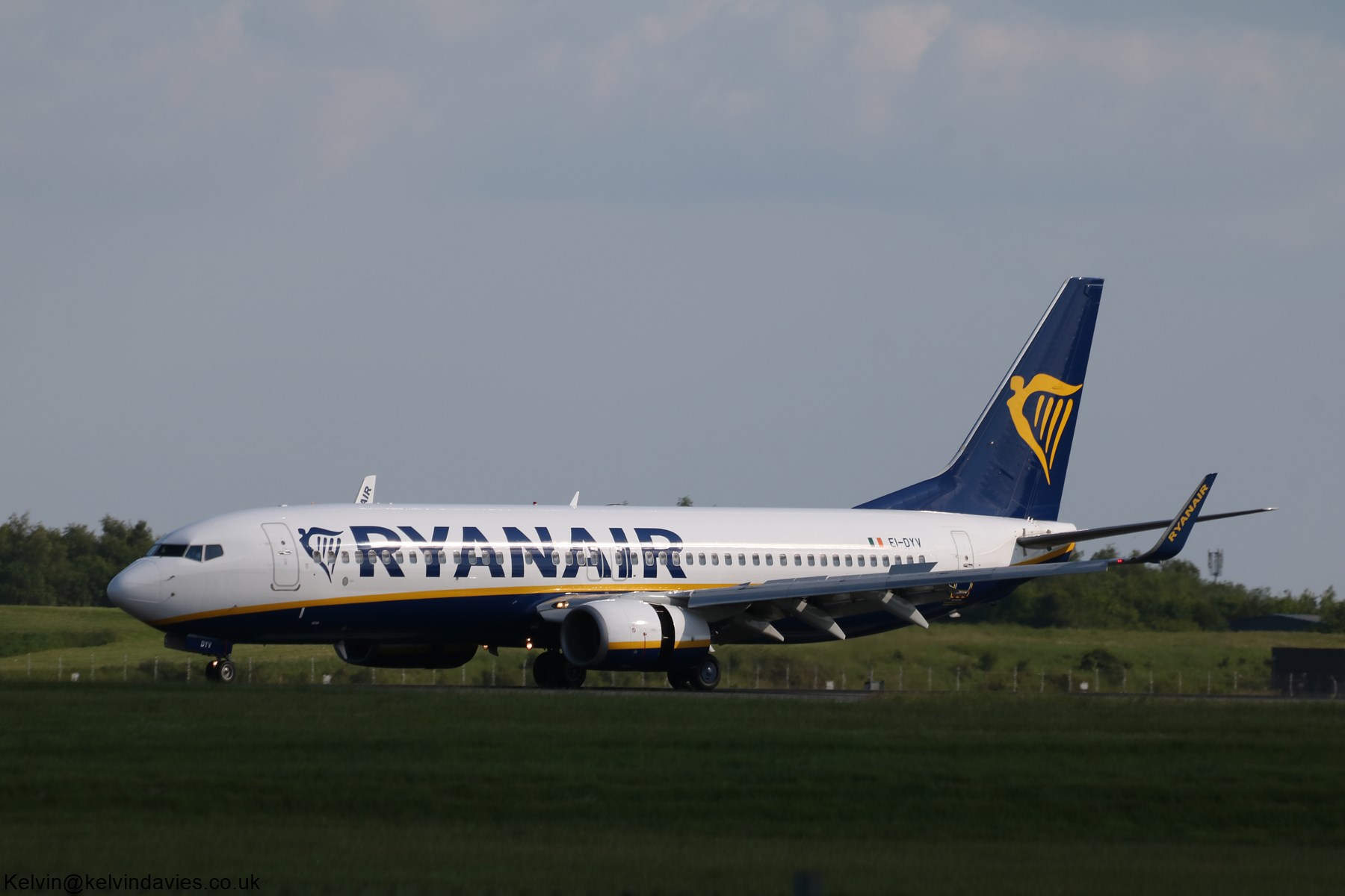 Ryanair 737 EI-DYV