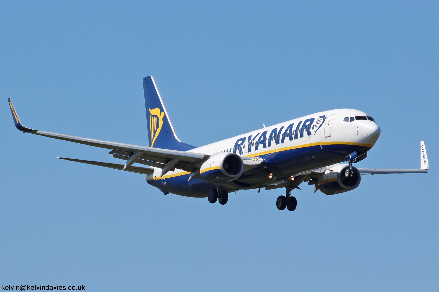 Ryanair 737NG EI-EBE