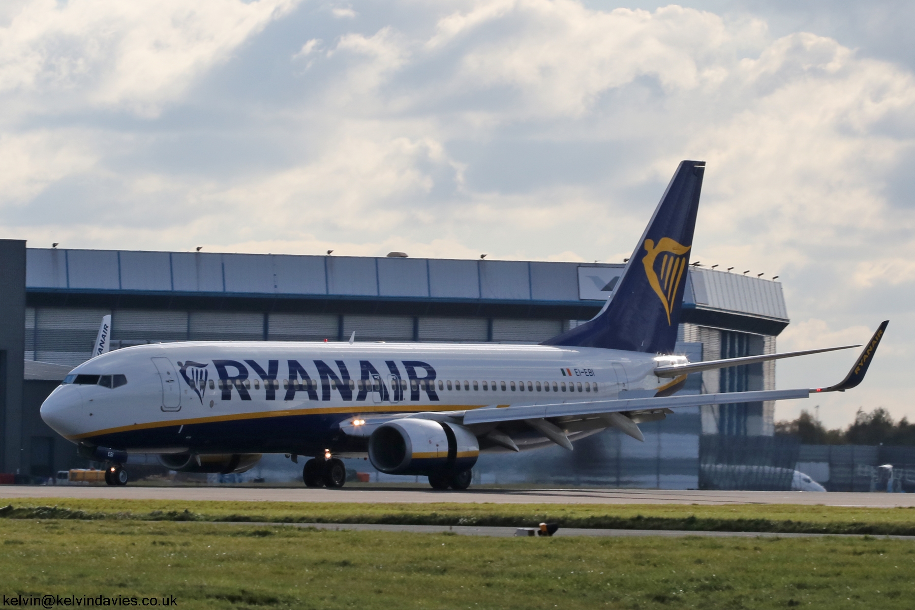 Ryanair 737NG EI-EBI