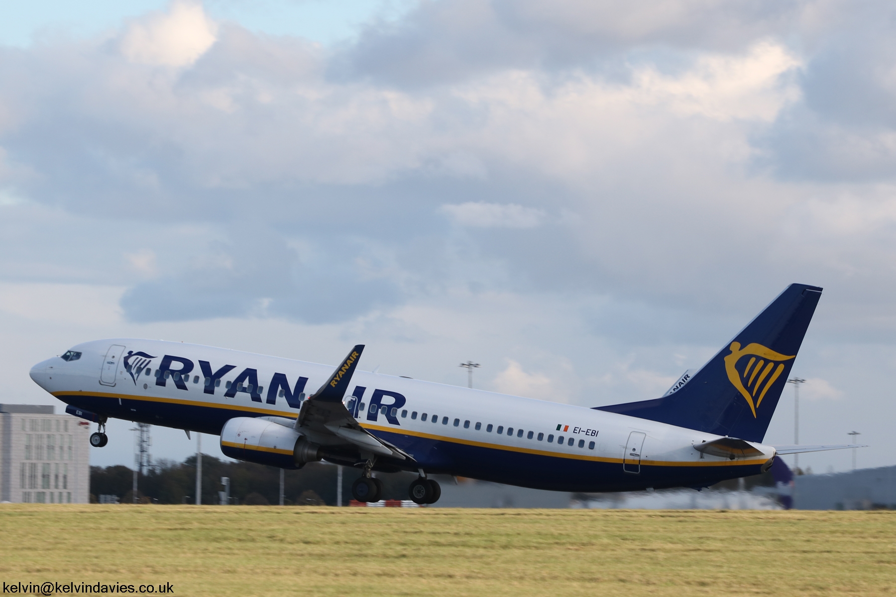 Ryanair 737NG EI-EBI