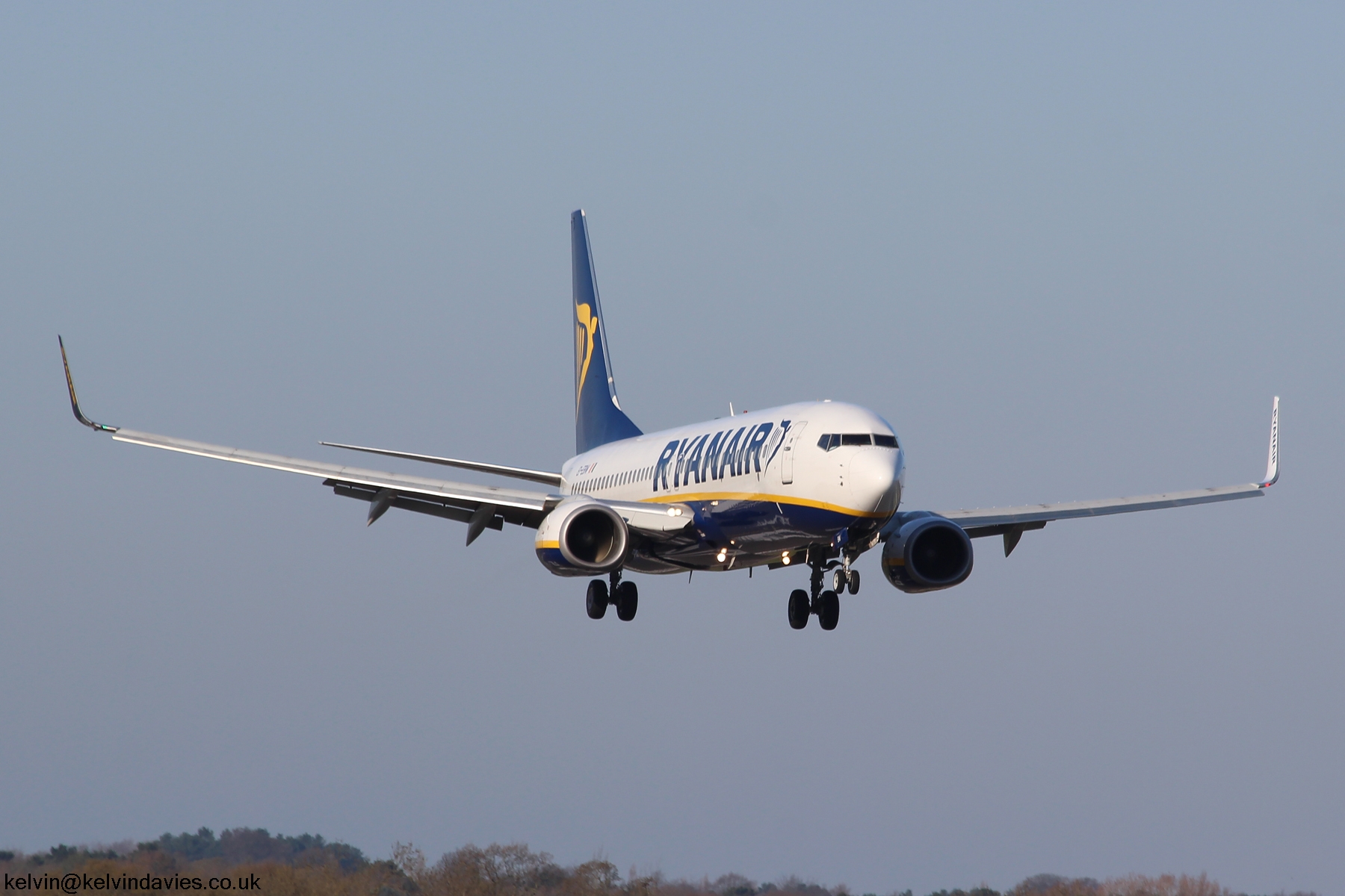 Ryanair 737NG EI-EBW