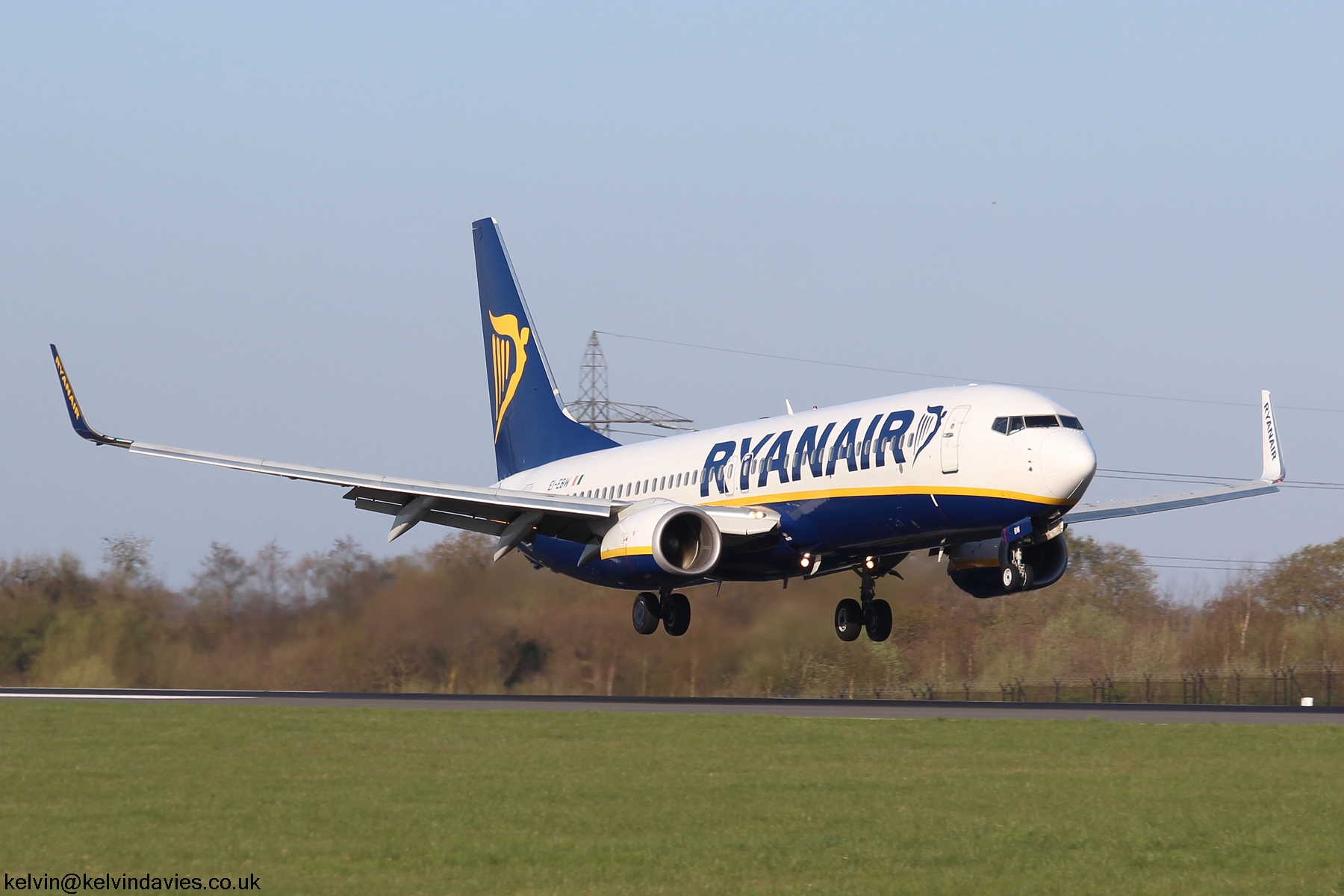 Ryanair 737NG EI-EBW