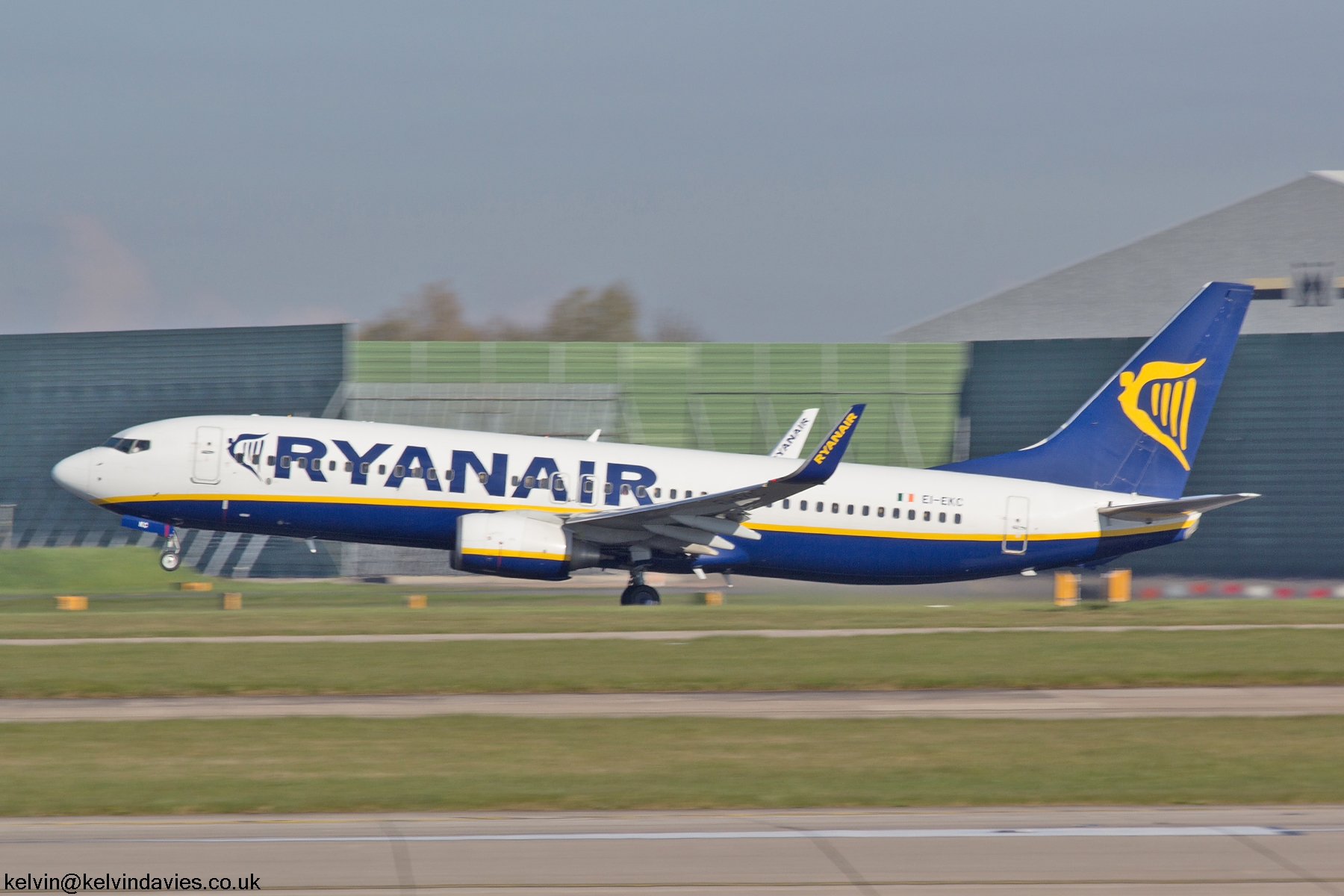 Ryanair 737NG EI-EKC