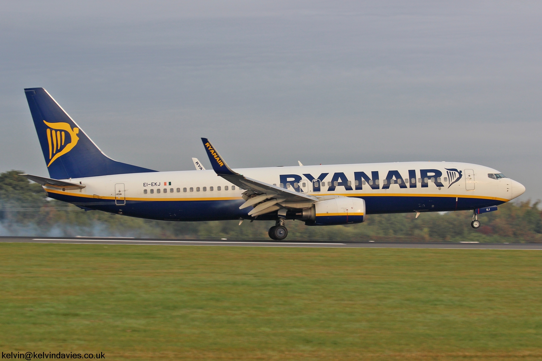 Ryanair 737NG EI-EKJ