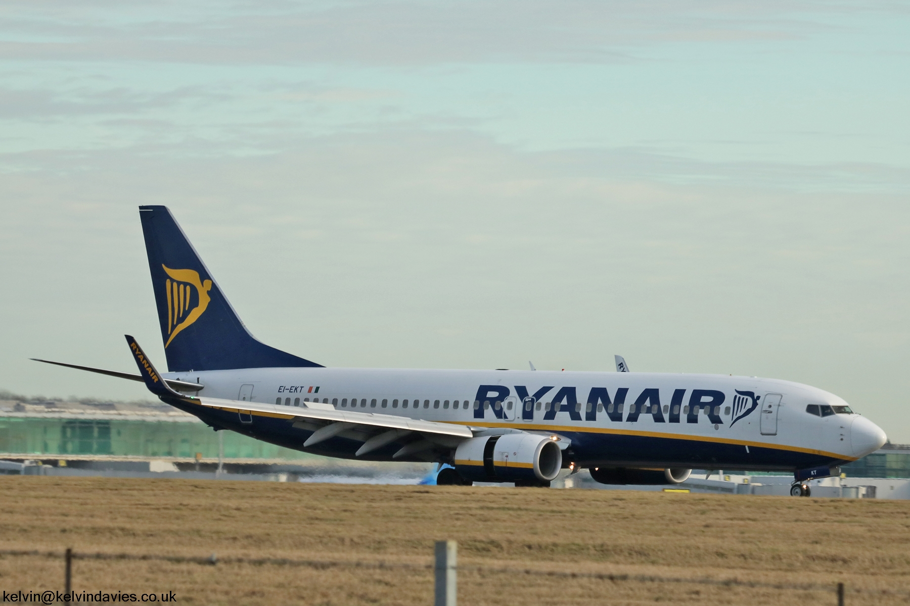 Ryanair 737NG EI-EKT