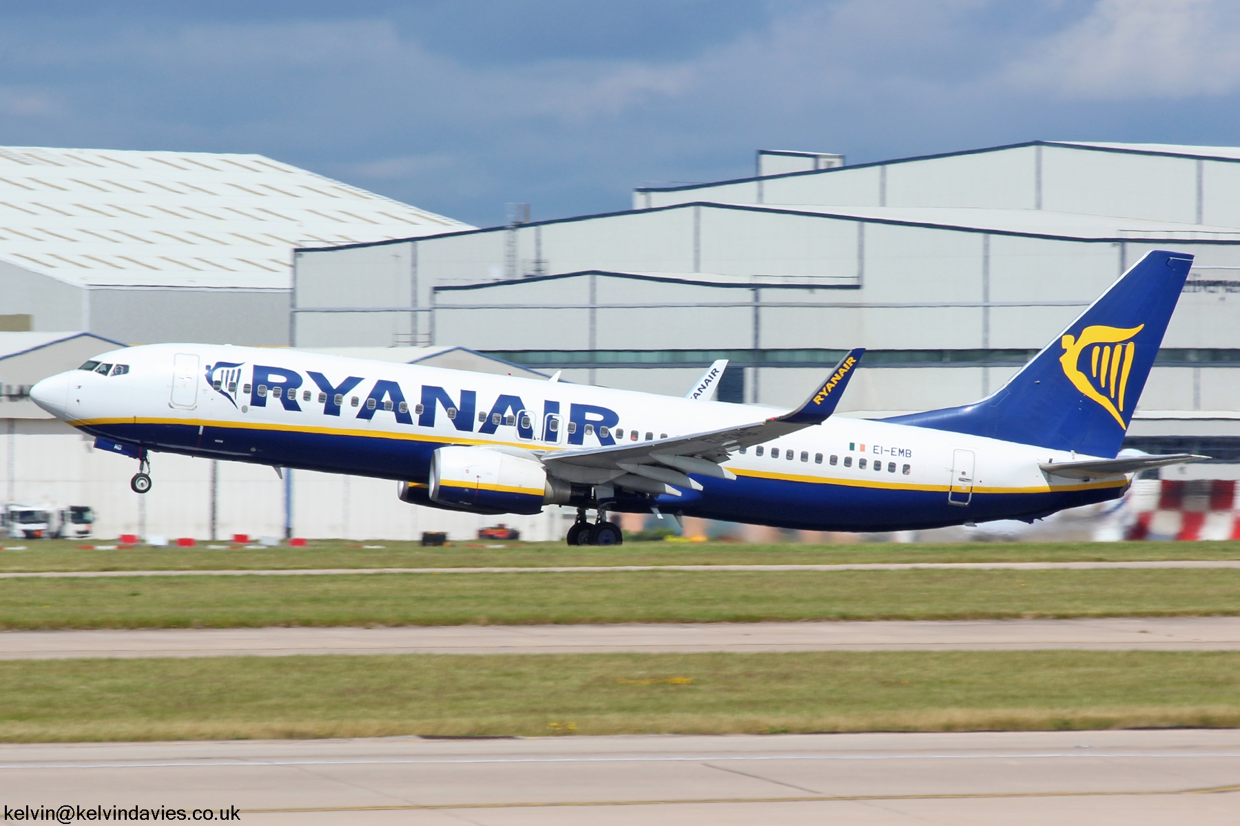 Ryanair 737NG EI-EMB