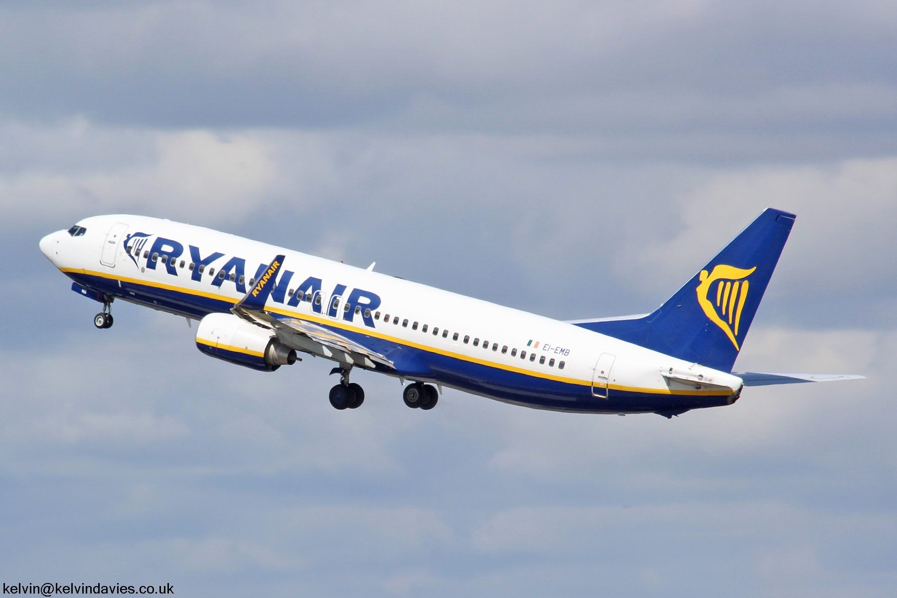 Ryanair 737NG EI-EMB