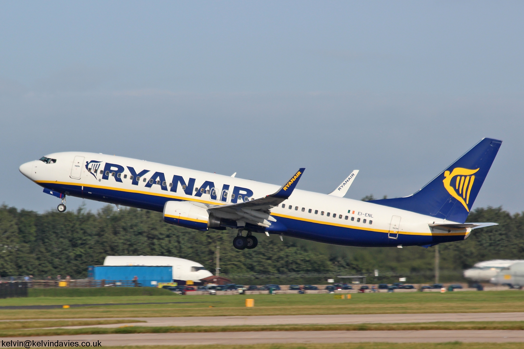 Ryanair 737-800 EI-ENL