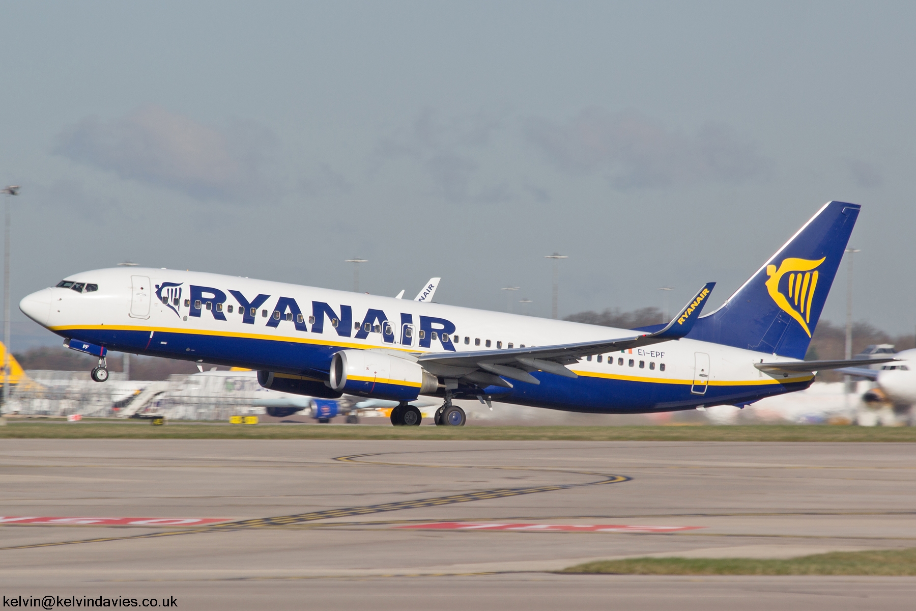 Ryanair 737NG EI-EPF