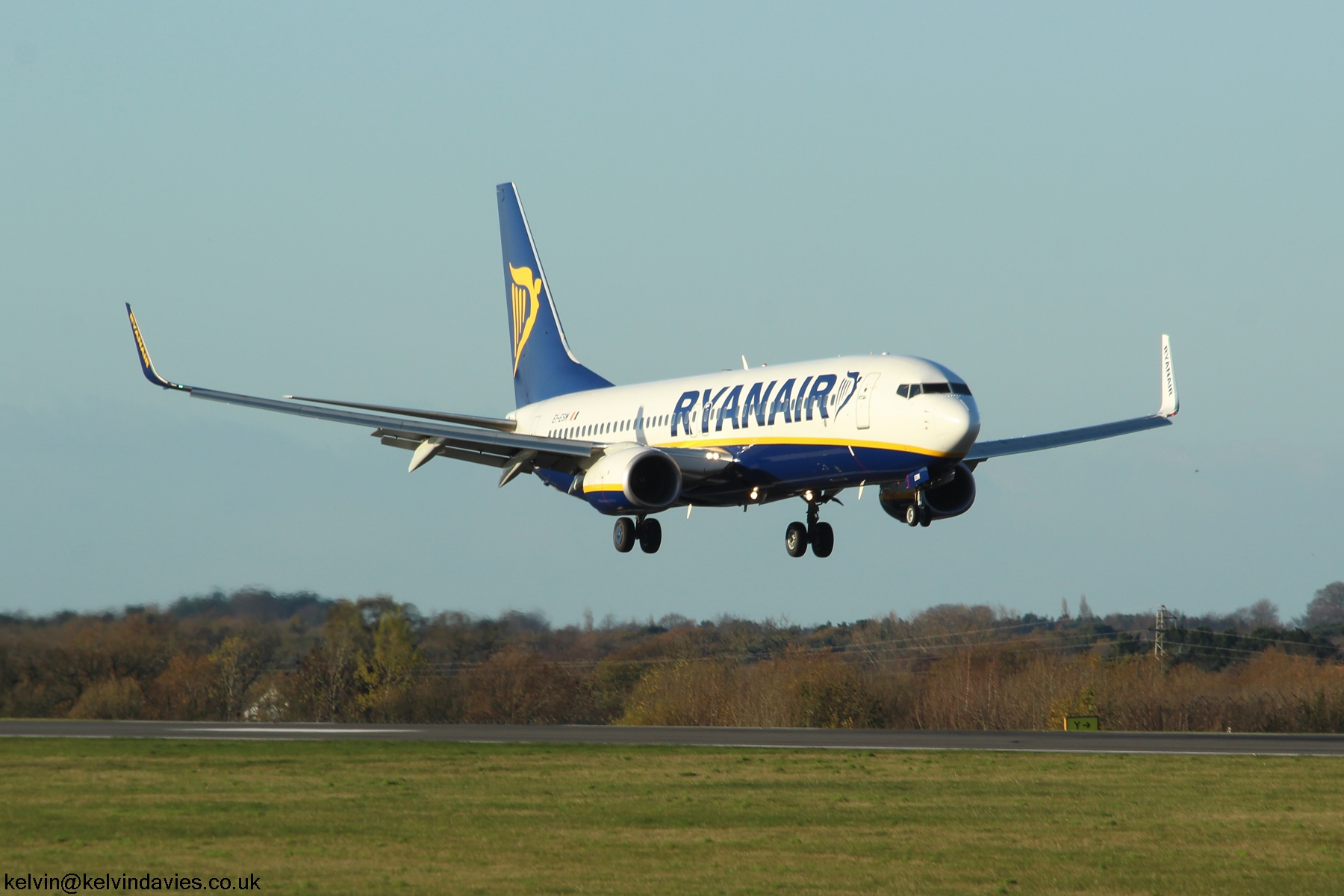 Ryanair 737NG EI-ESM