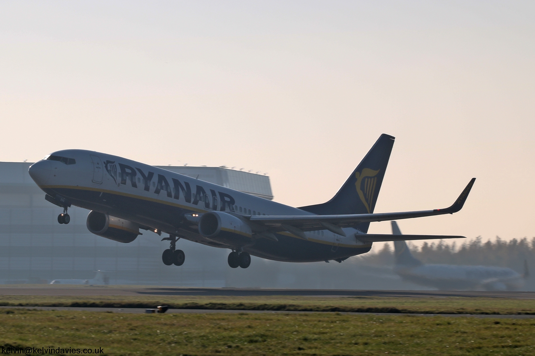 Ryanair 737NG EI-EVG
