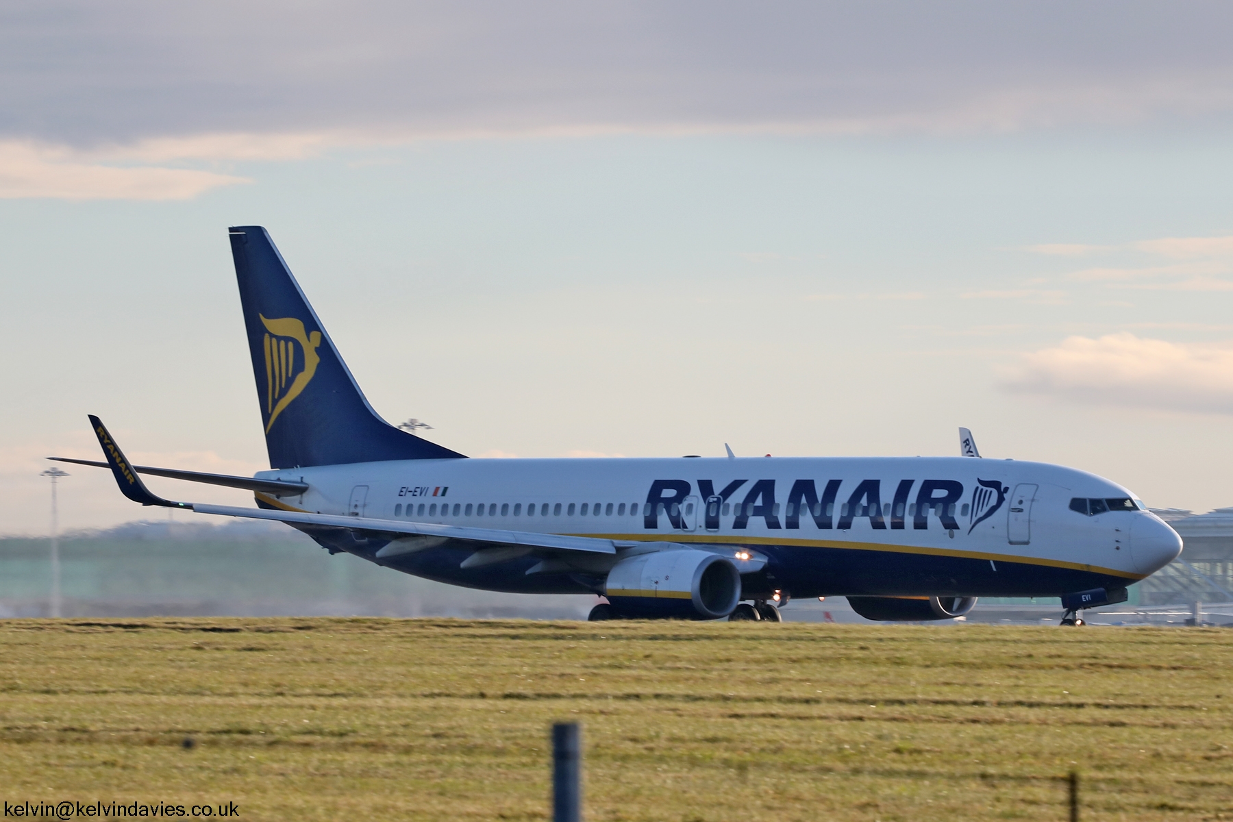 Ryanair 737NG EI-EVI