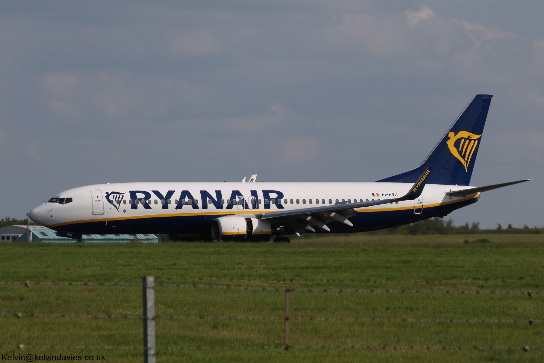 Ryanair 737 EI-EVJ