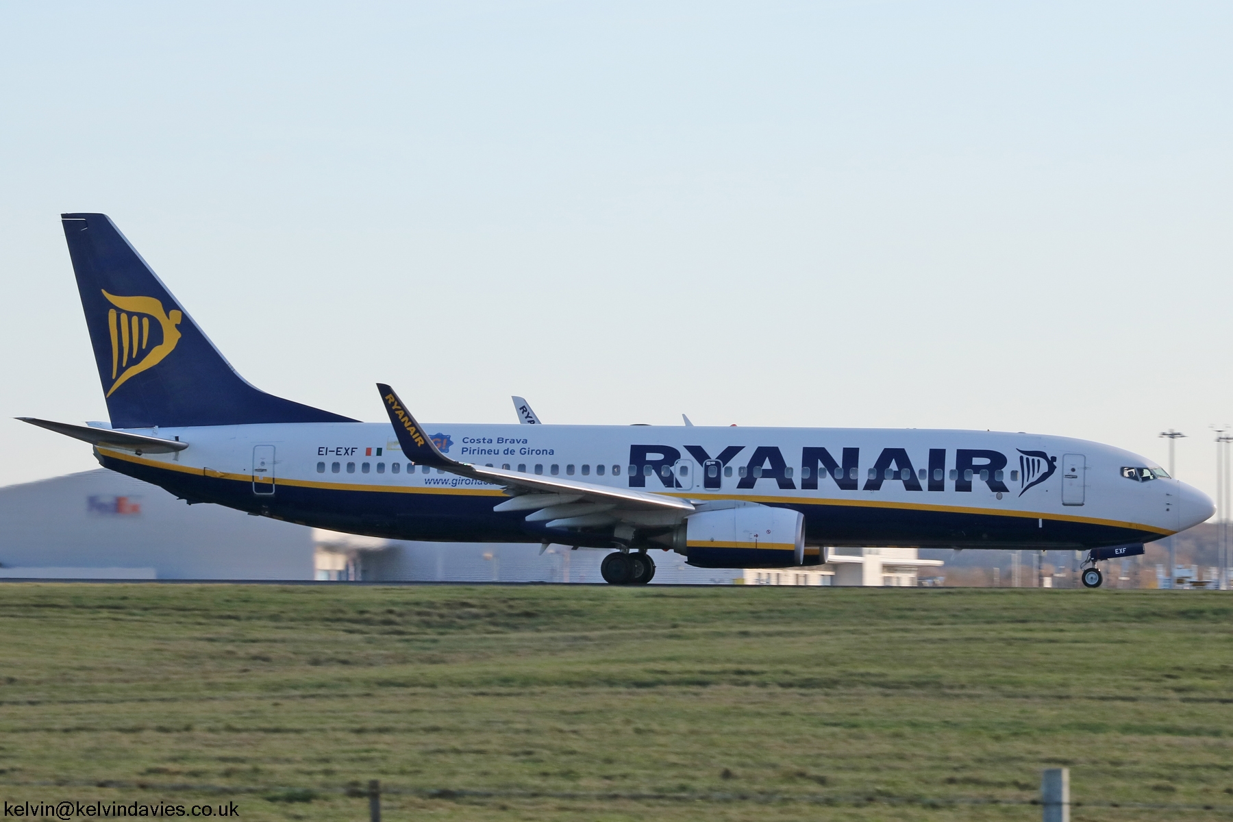 Ryanair 737 EI-EXF