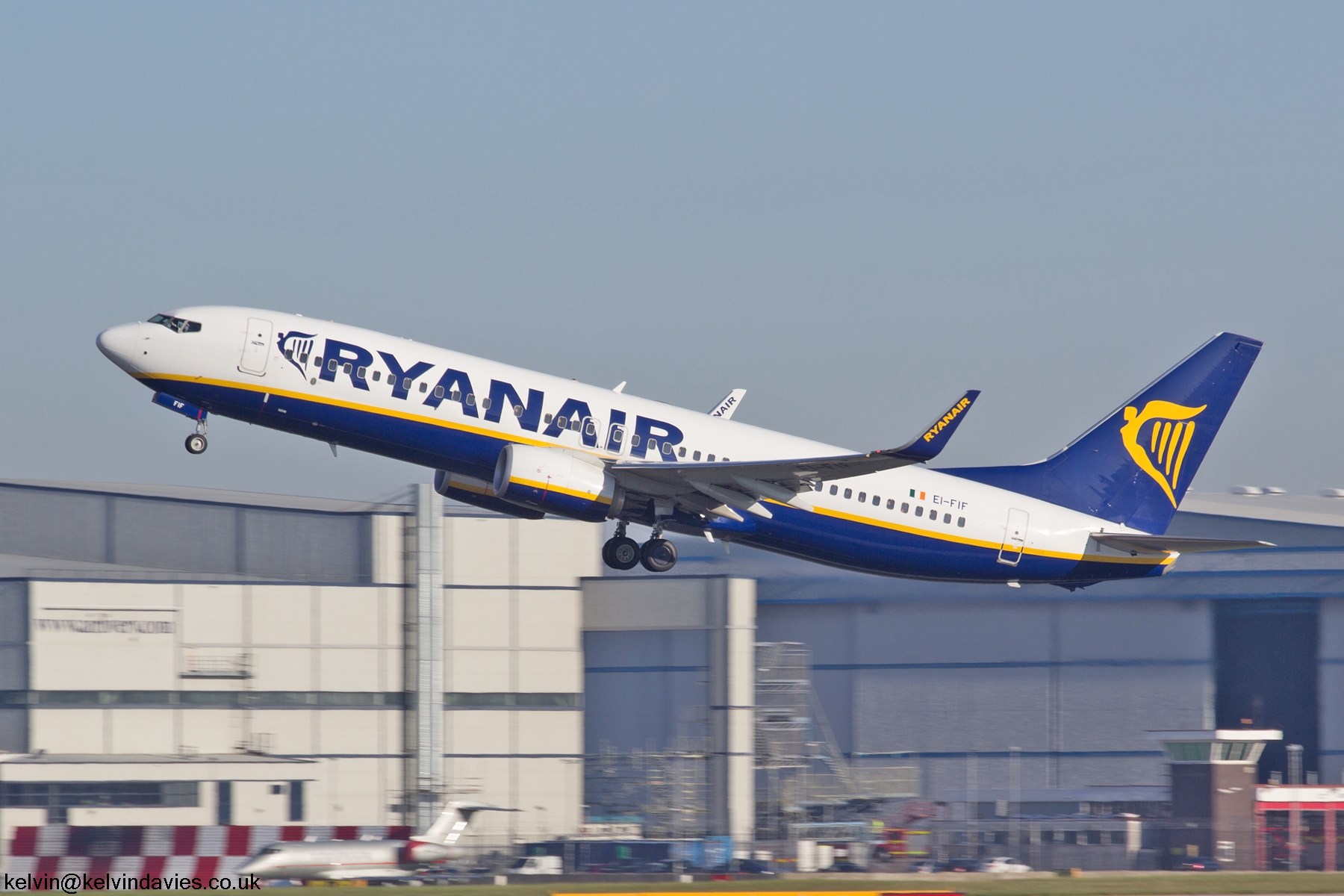 Ryanair 737NG EI-FIF