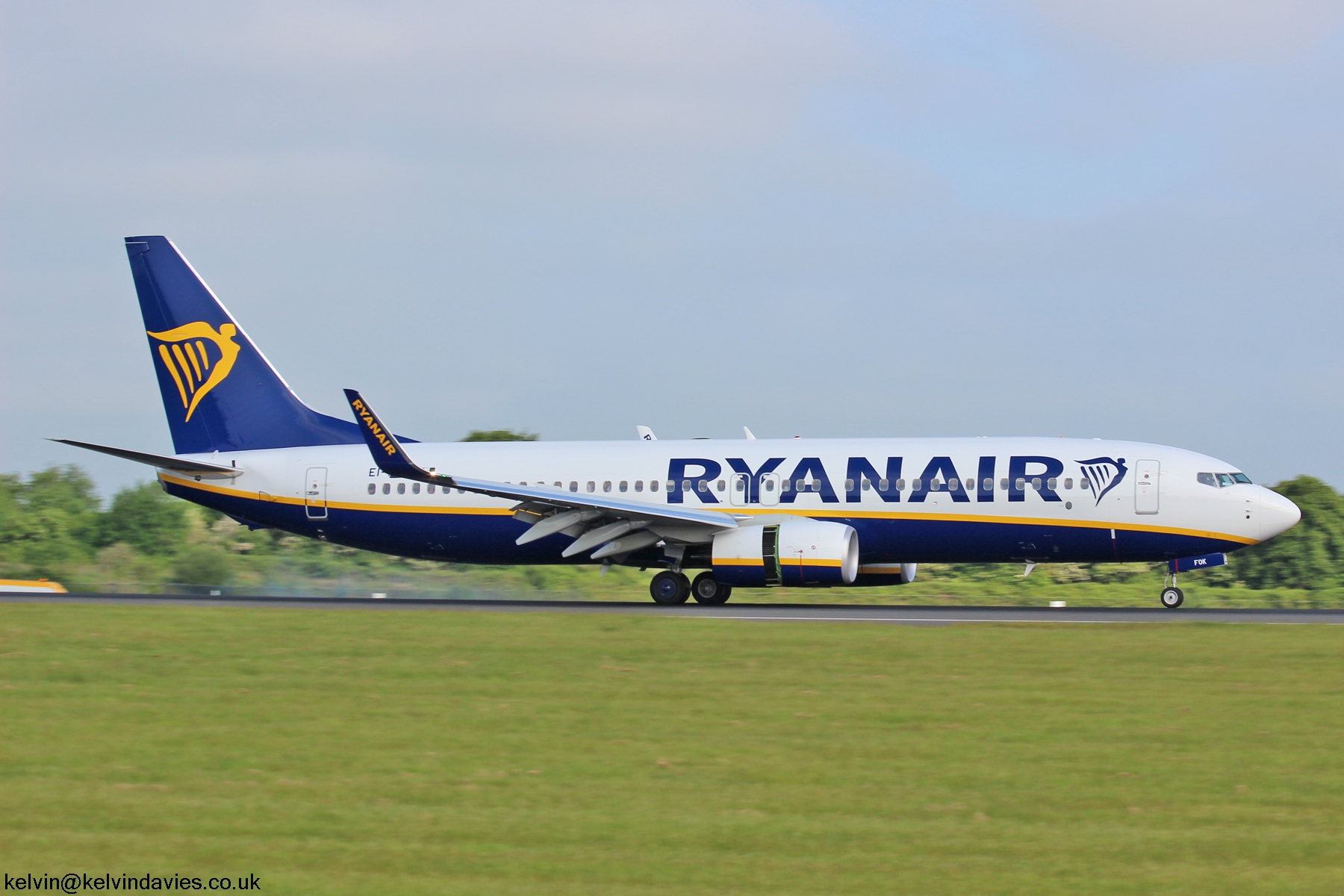 Ryanair 737NG EI-FOK