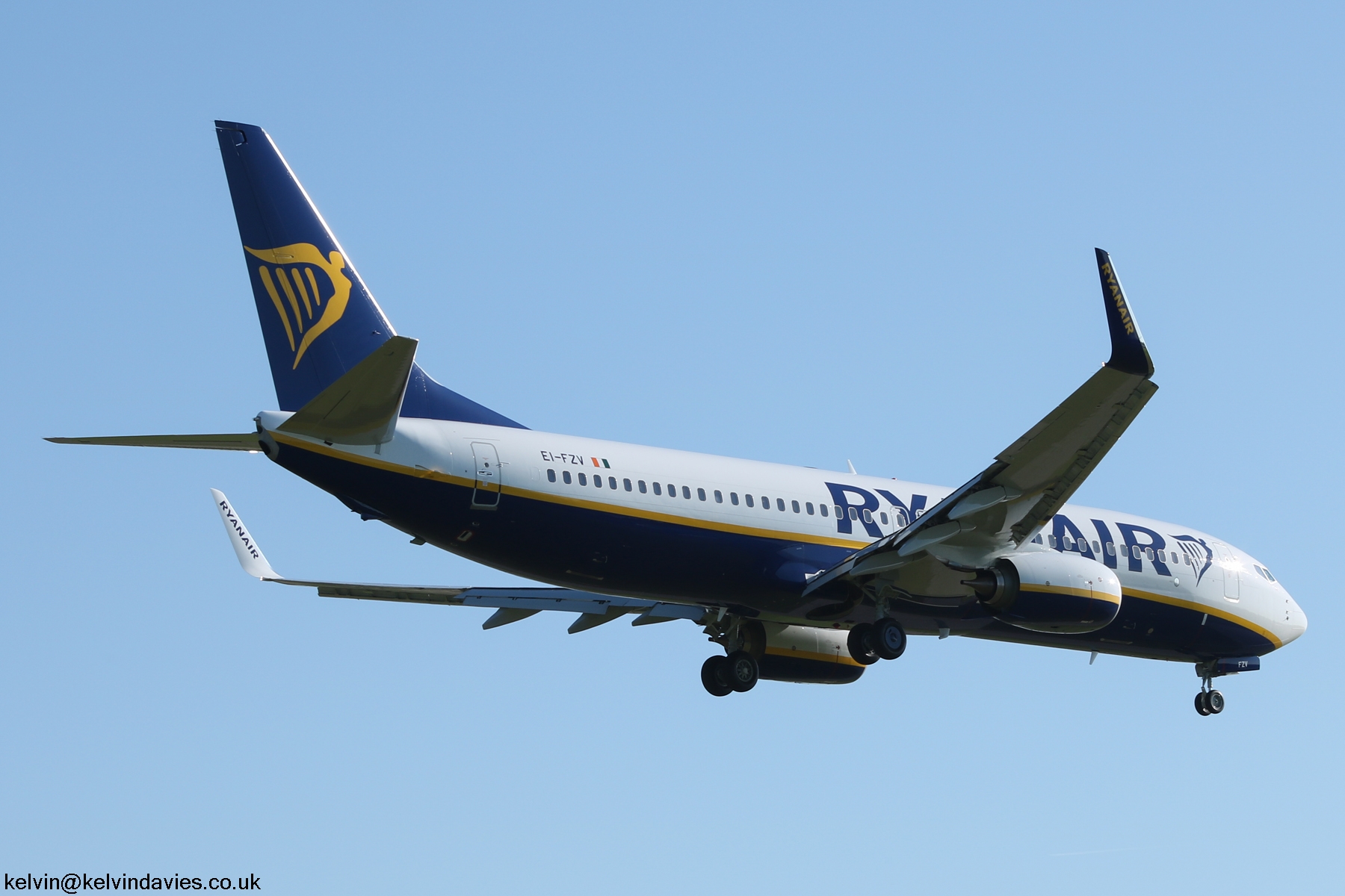 Ryanair 737 EI-FZV
