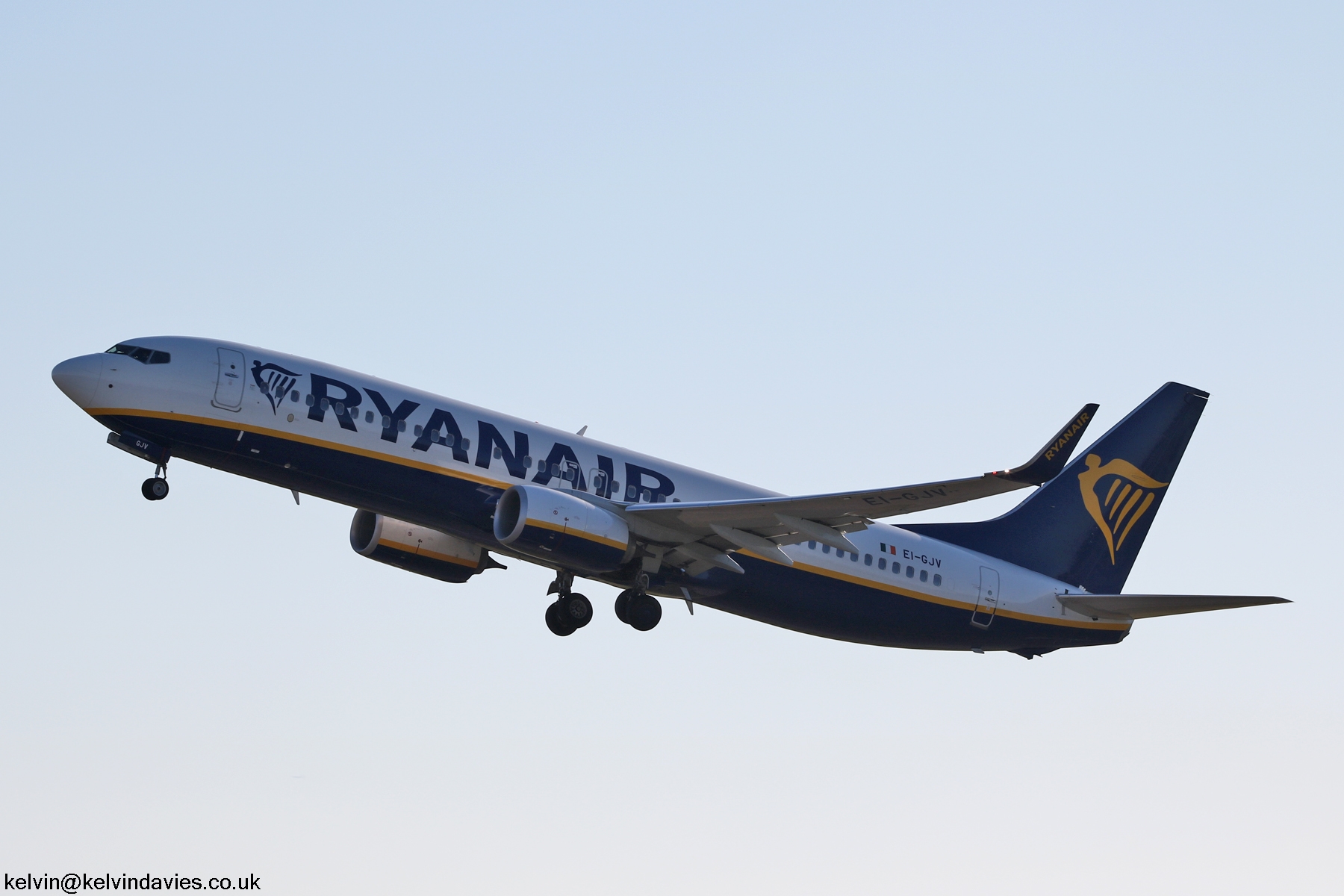 Ryanair 737NG EI-GJV