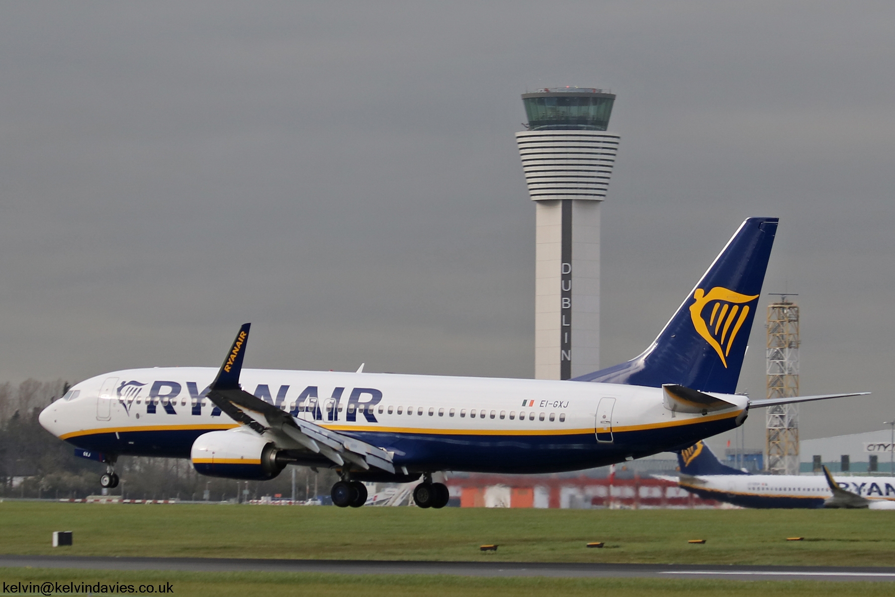 Ryanair 737NG EI-GXJ