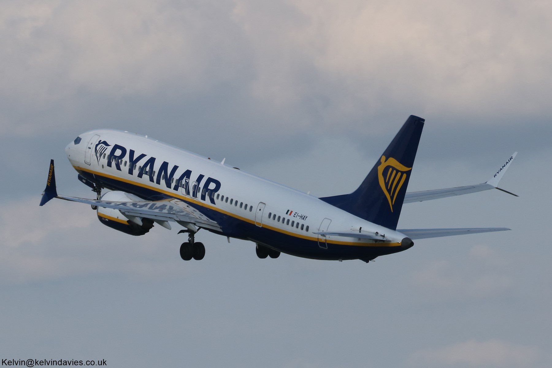 Ryanair 737MAX EI-HAY