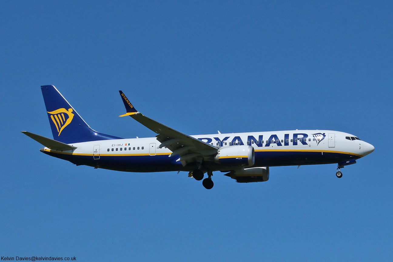 Ryanair 737MAX EI-IHJ