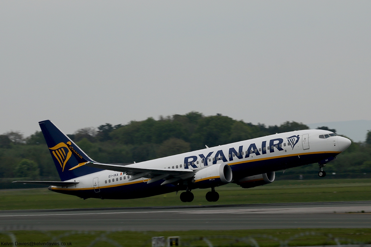 Ryanair 737MAX EI-IKA