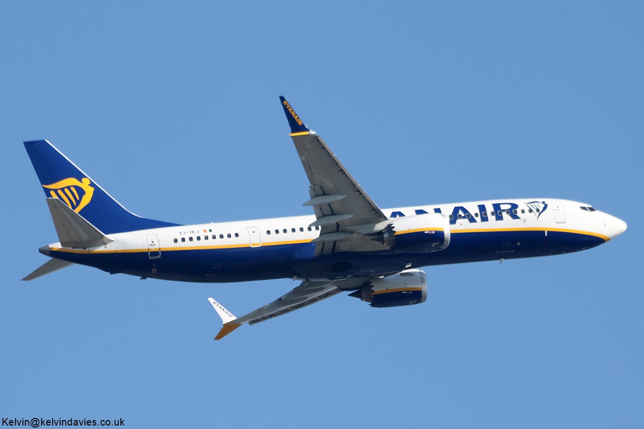 Ryanair 737MAX EI-IKJ