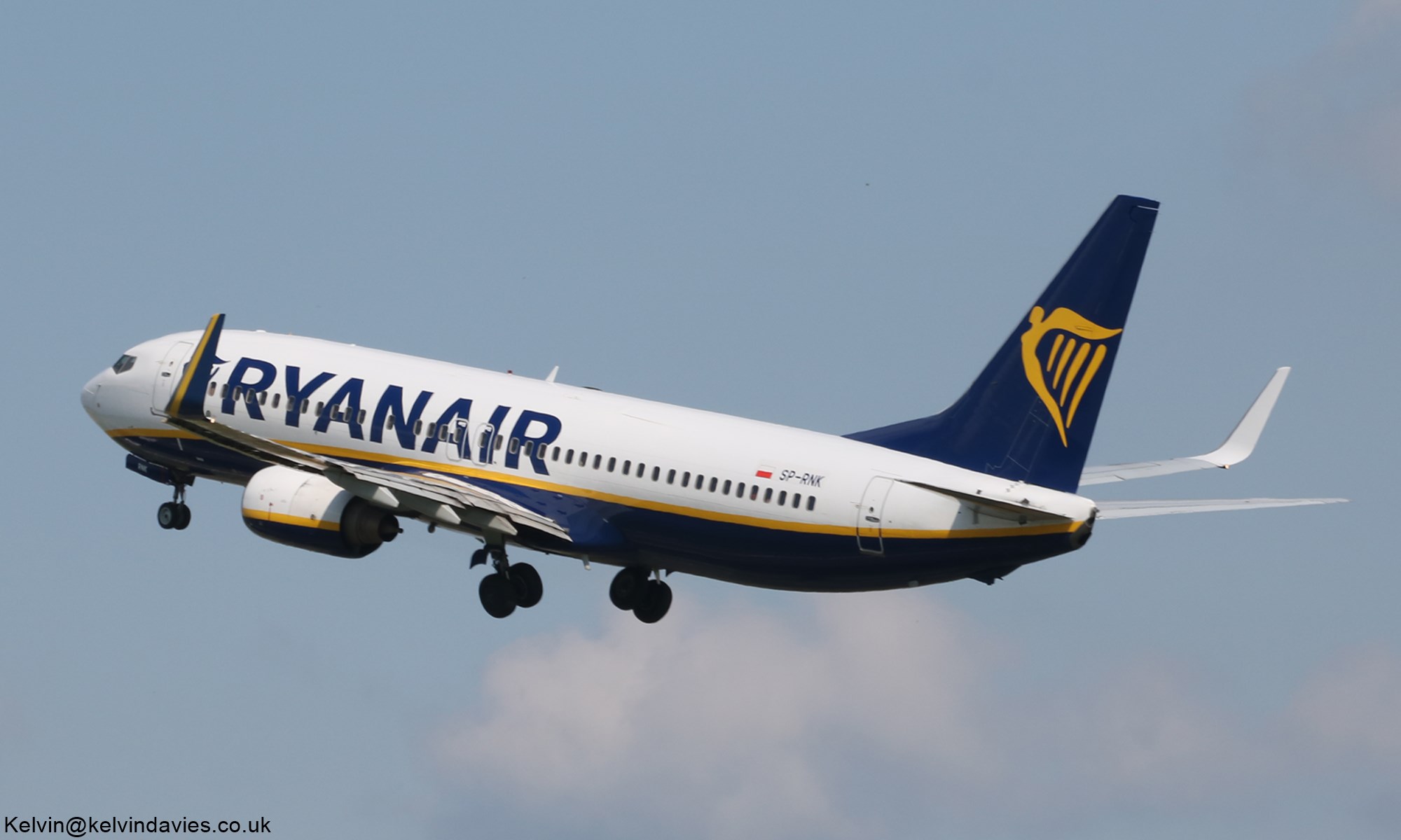 Ryanair 737 SP-RNK