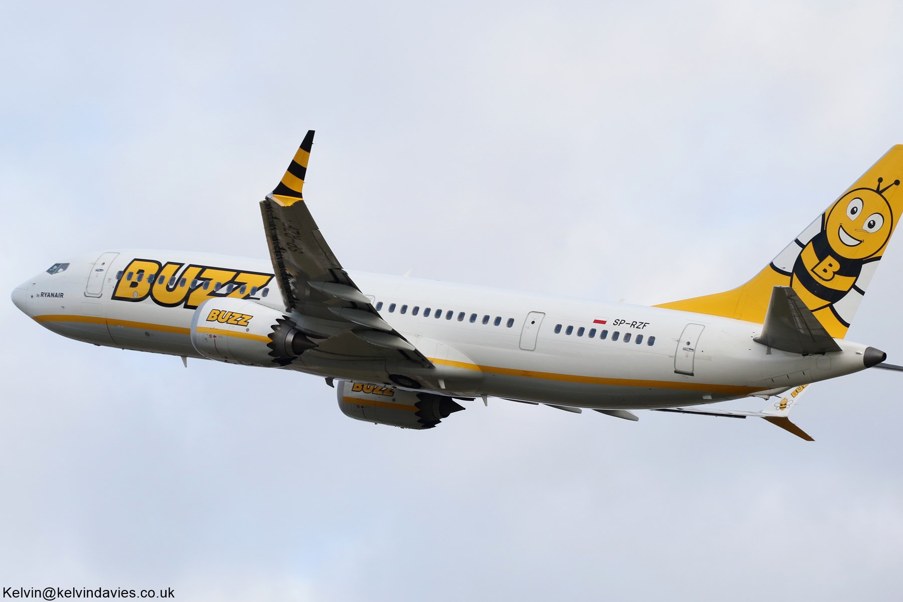 Buzz 737 MAX 8  SP-RZF