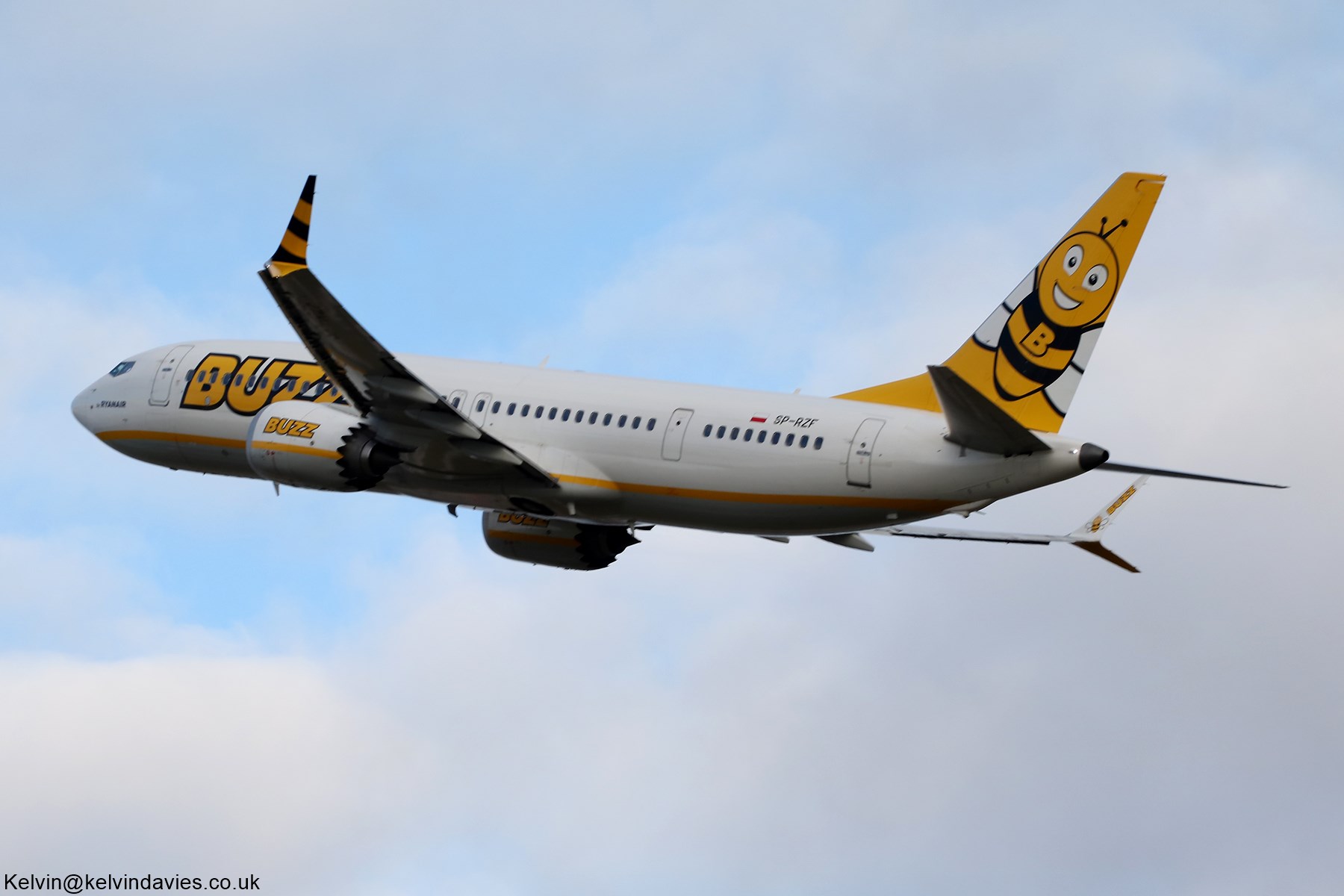 Buzz 737 MAX 8  SP-RZF