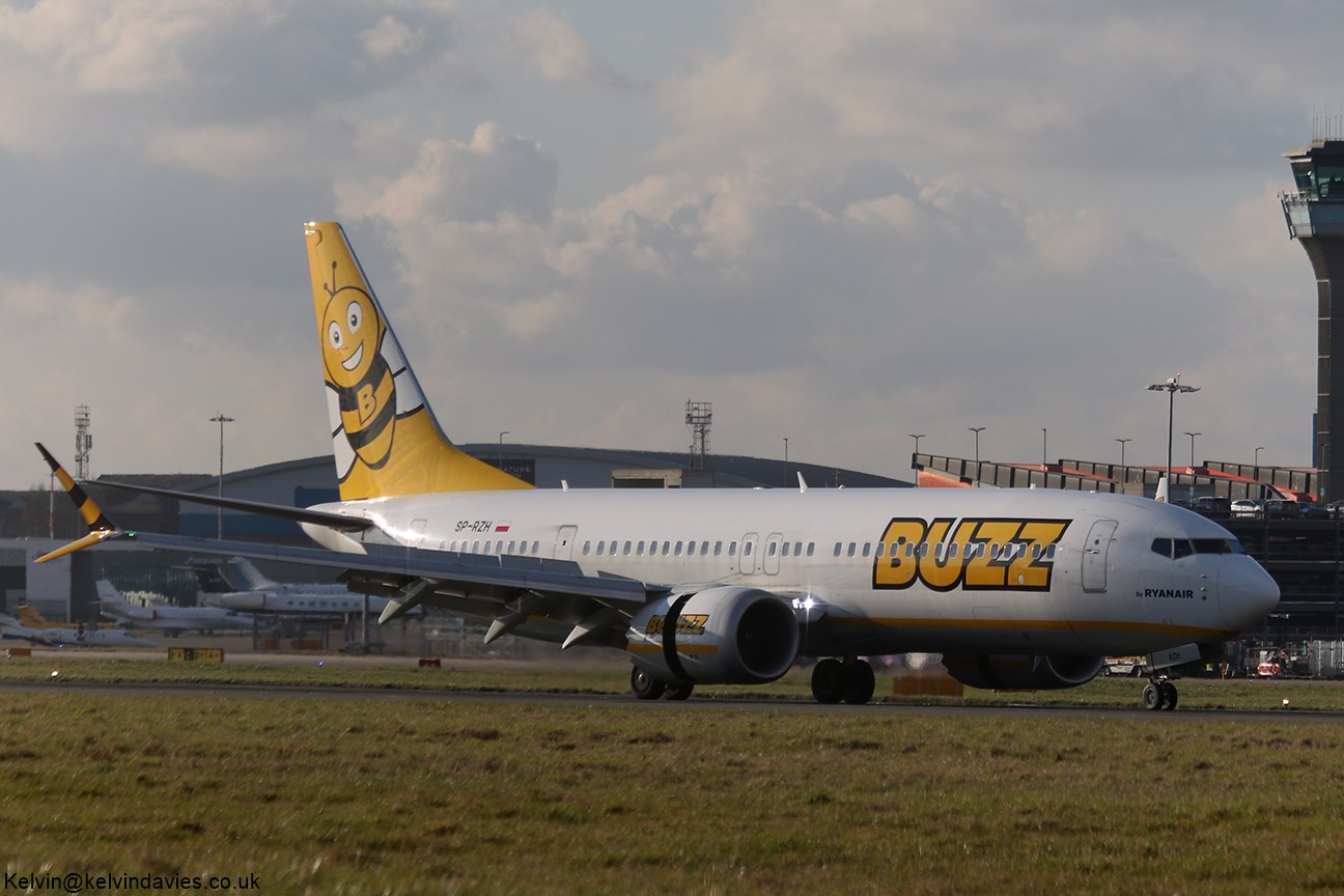 Buzz 737 MAX-8 SP-RZH