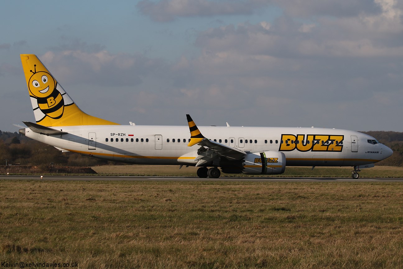 Buzz 737 MAX-8 SP-RZH