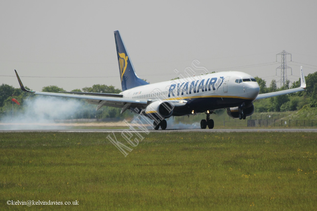Ryanair 737 EI-DWP