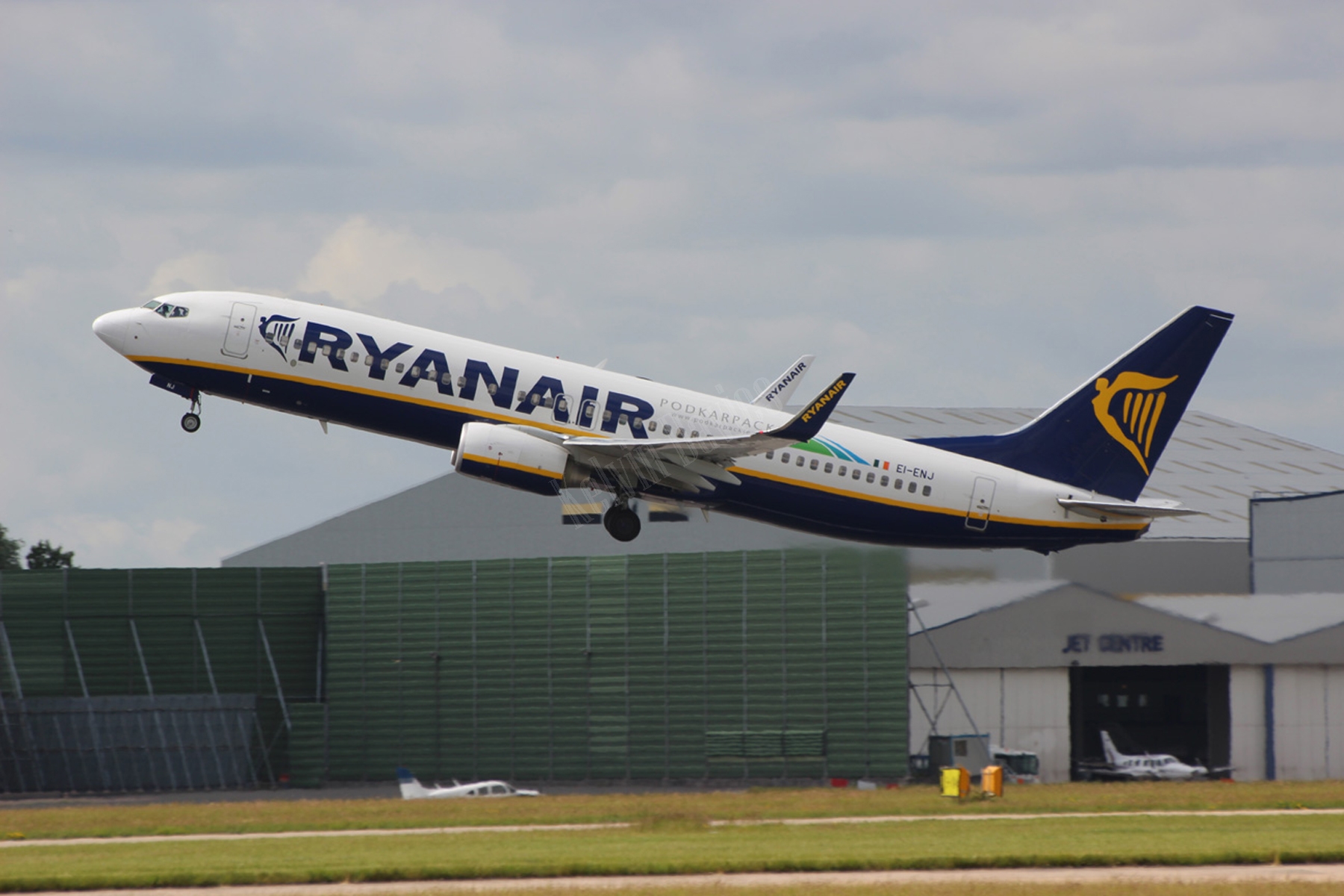 Ryanair 737 EI-ENJ