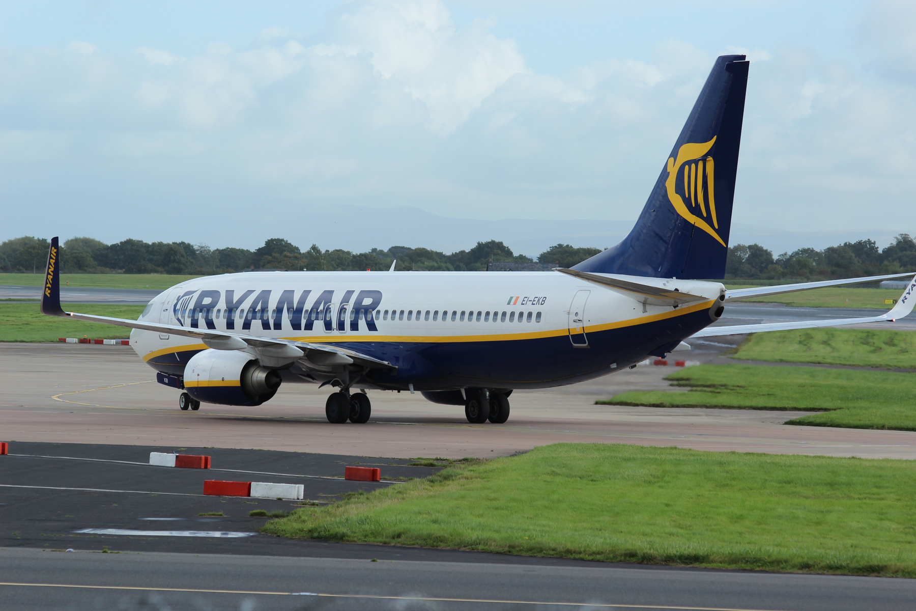 Ryanair 737 EI-EKB