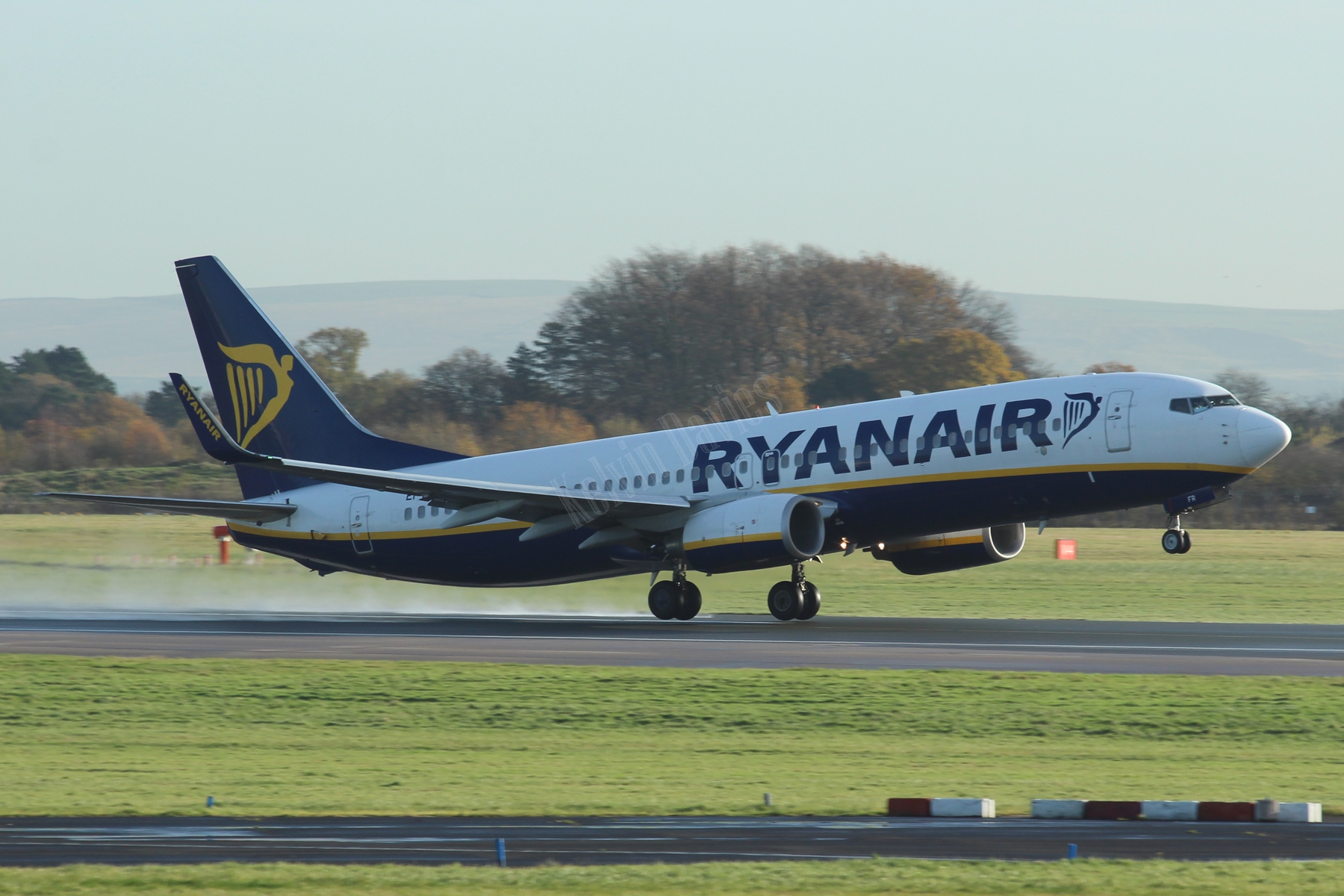 Ryanair 737 EI-EKE