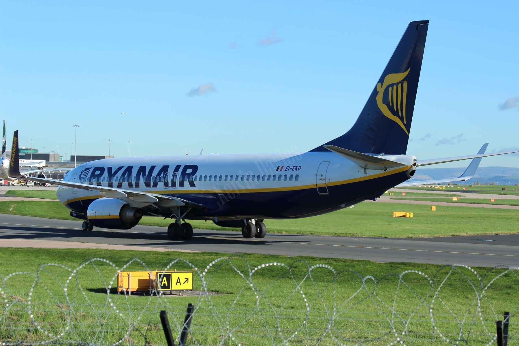 Ryanair 737 EI-EKO