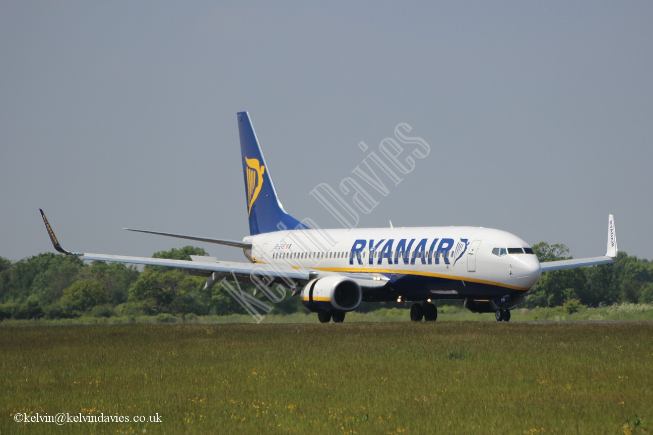Ryanair 737 EI-EVB