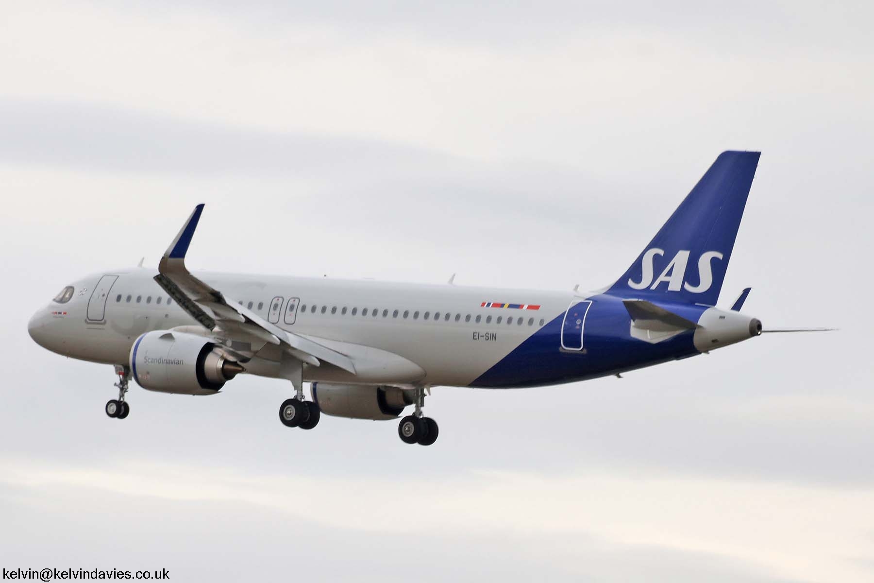 Scandinavian Airlines A320 EI-SIN